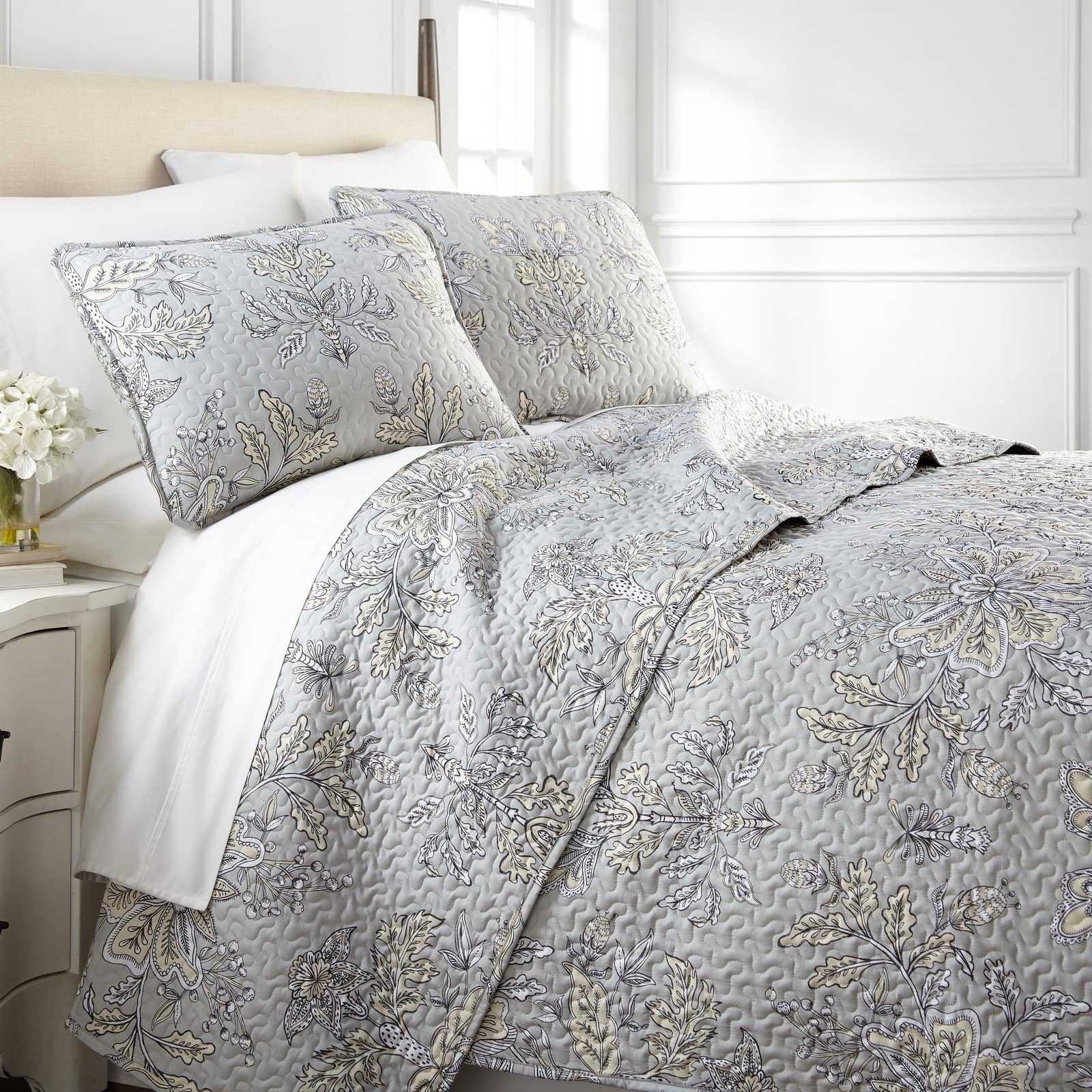 Side View of Vintage Garden Quilt Set in Sandy Grey#color_vintage-sandy-grey