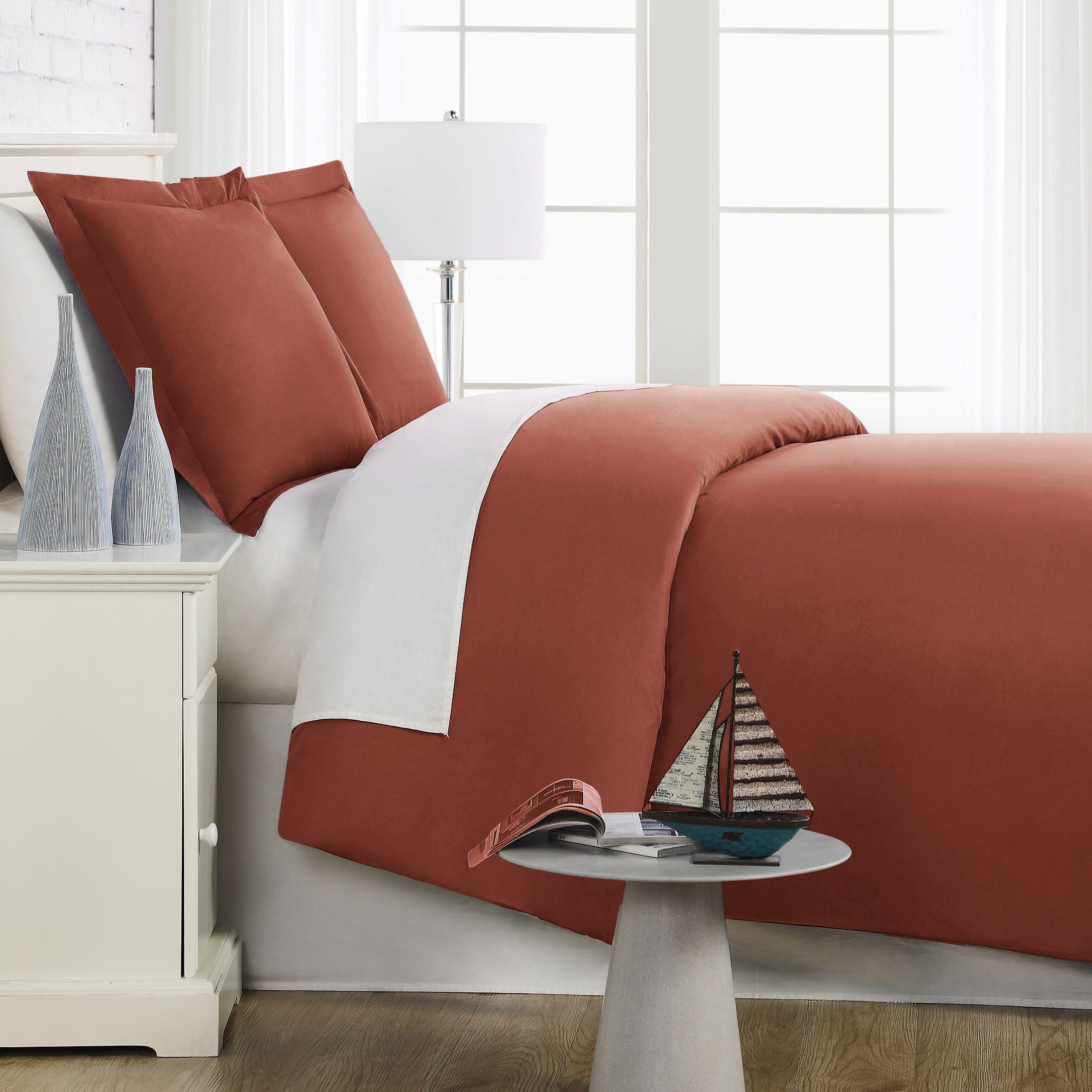 Side View of Everyday Essentials Duvet Cover Set in Marsala#color_marsala