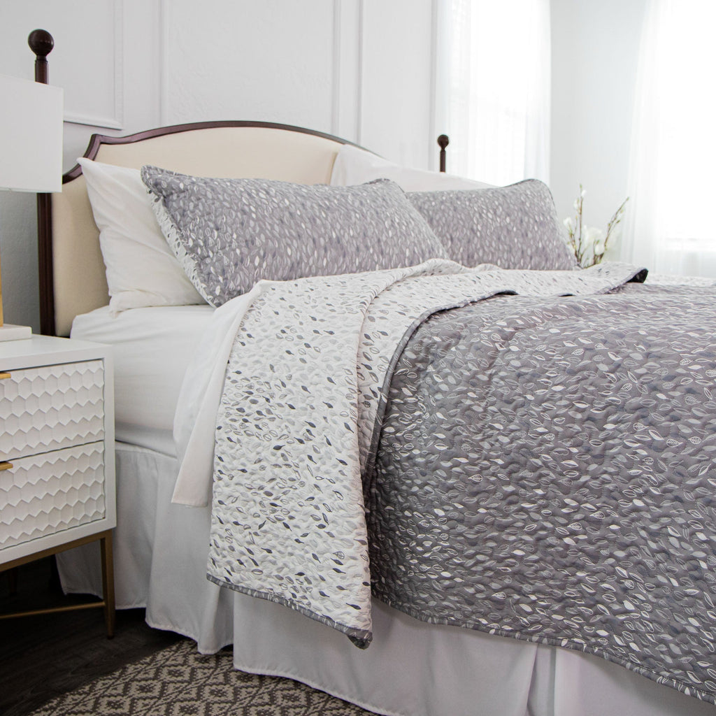 Botanical Leaves Reversible Quilt Set