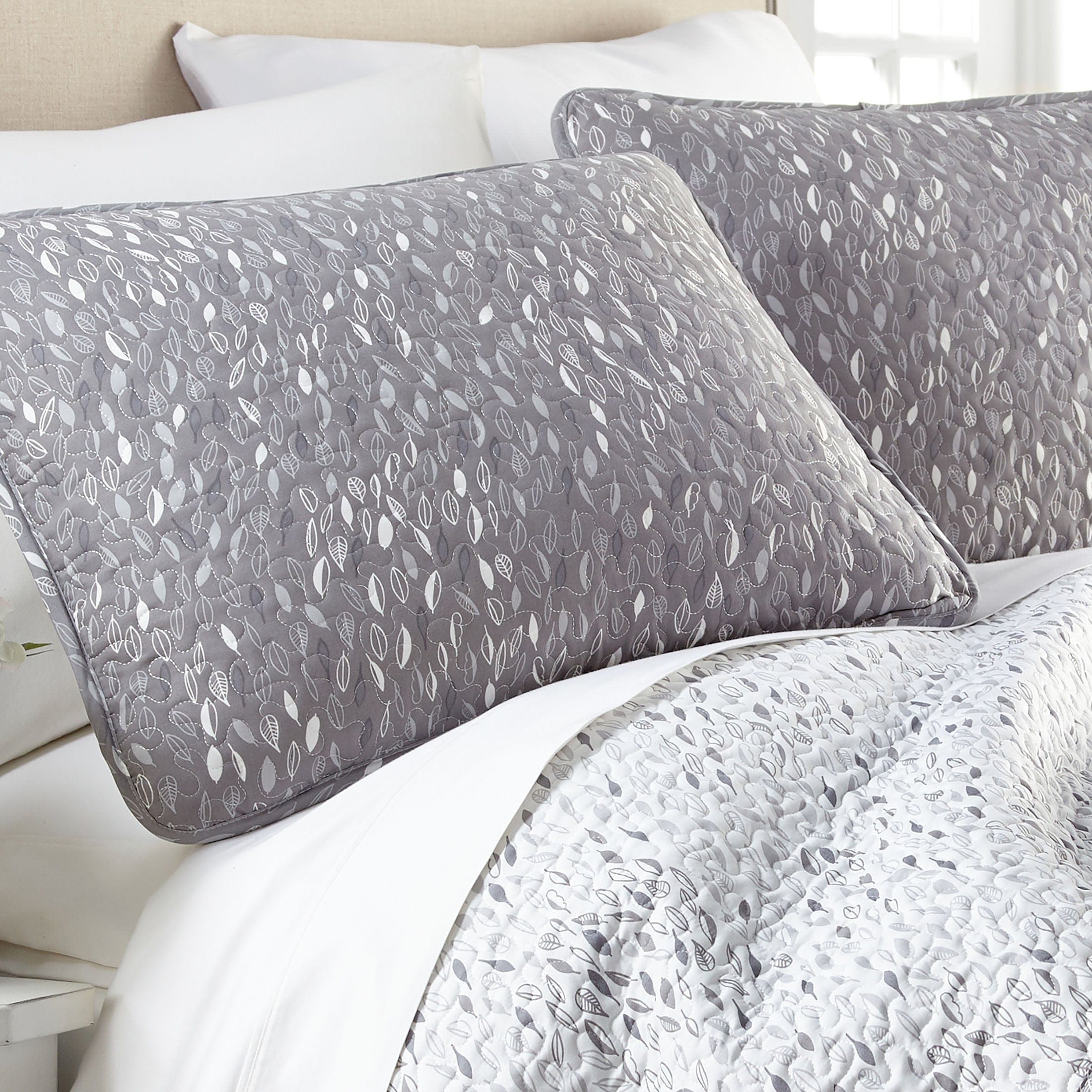 Botanical Leaves Reversible Quilt Set