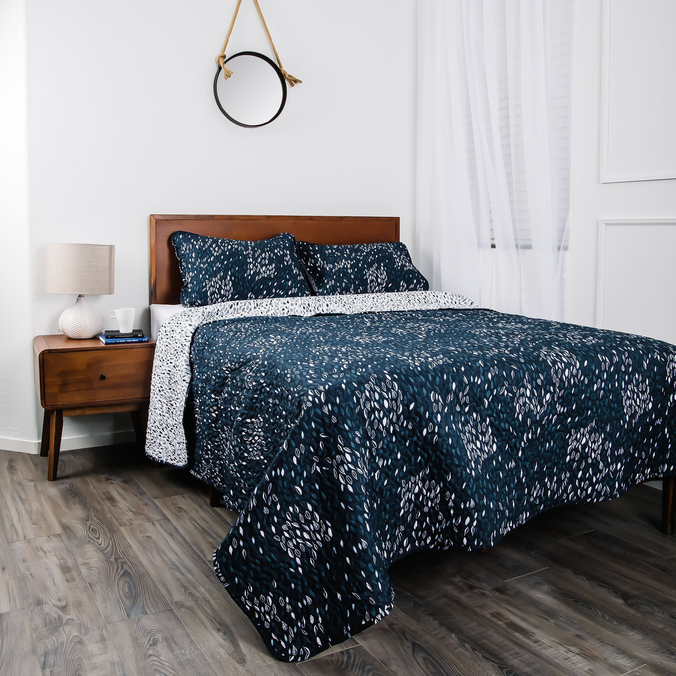 Botanical Leaves Reversible Quilt Set