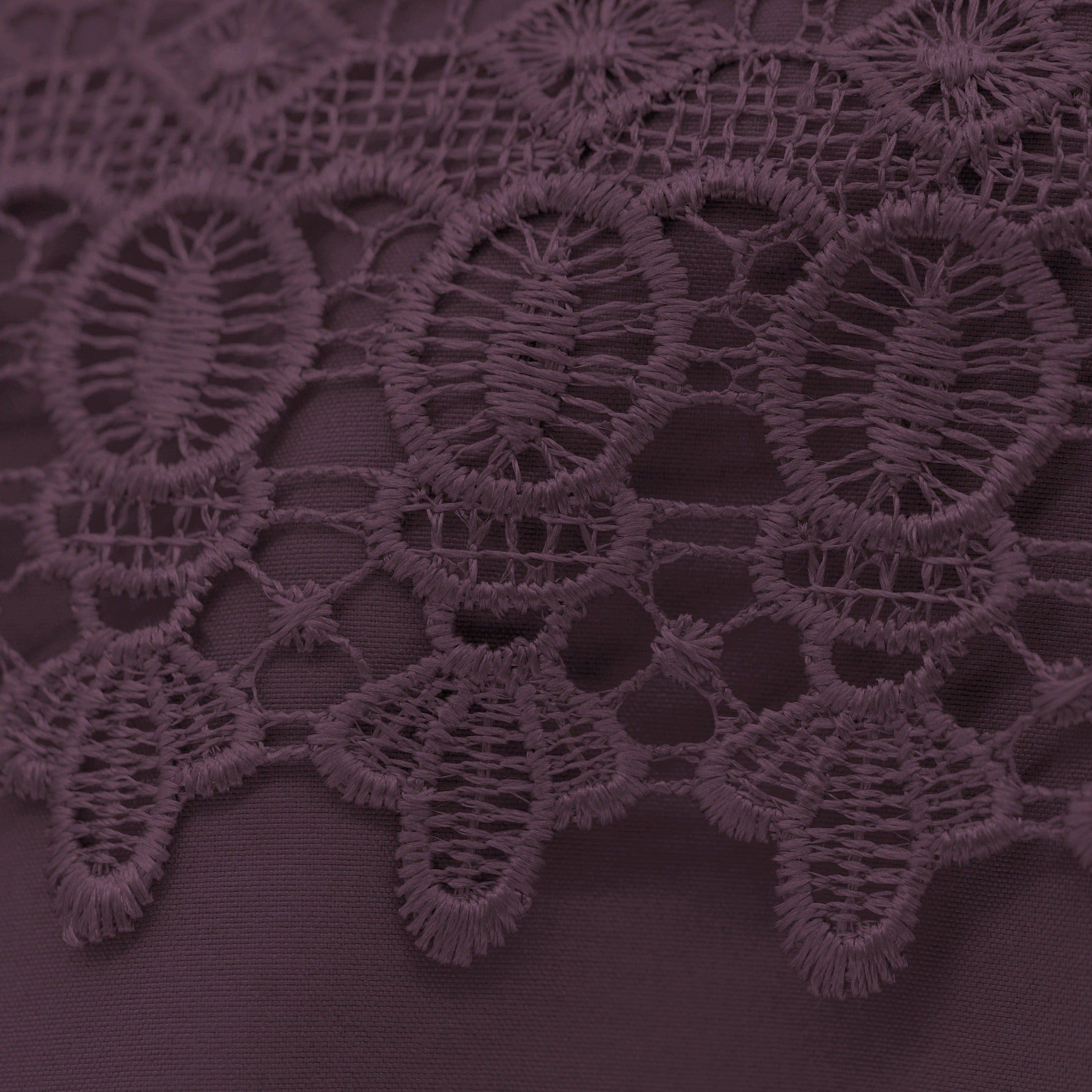 Vilano Lace Hem Pillow Cases