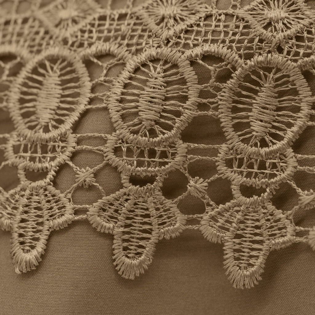 Vilano Lace Hem Pillow Cases