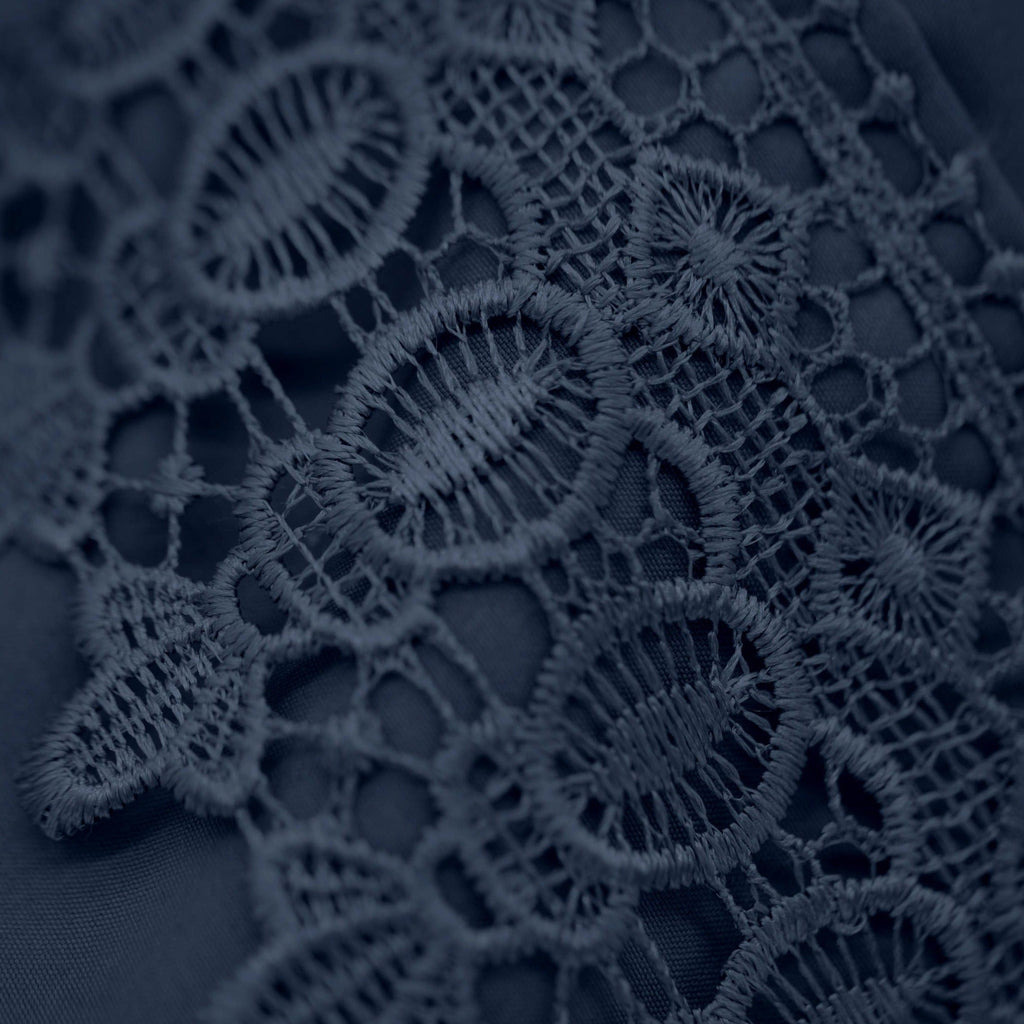 Vilano Lace Hem Pillow Cases