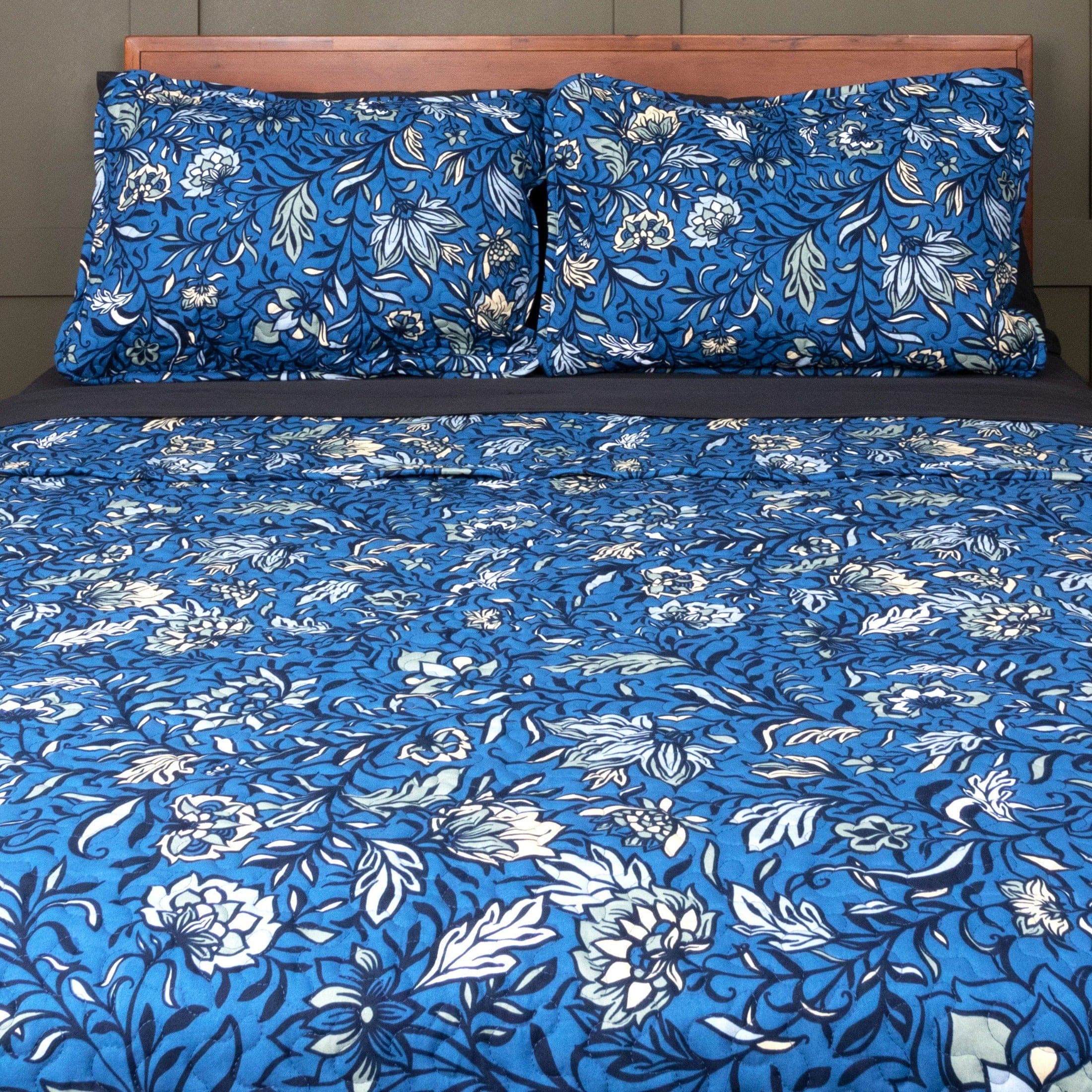 Blooming Blossoms Quilt Set