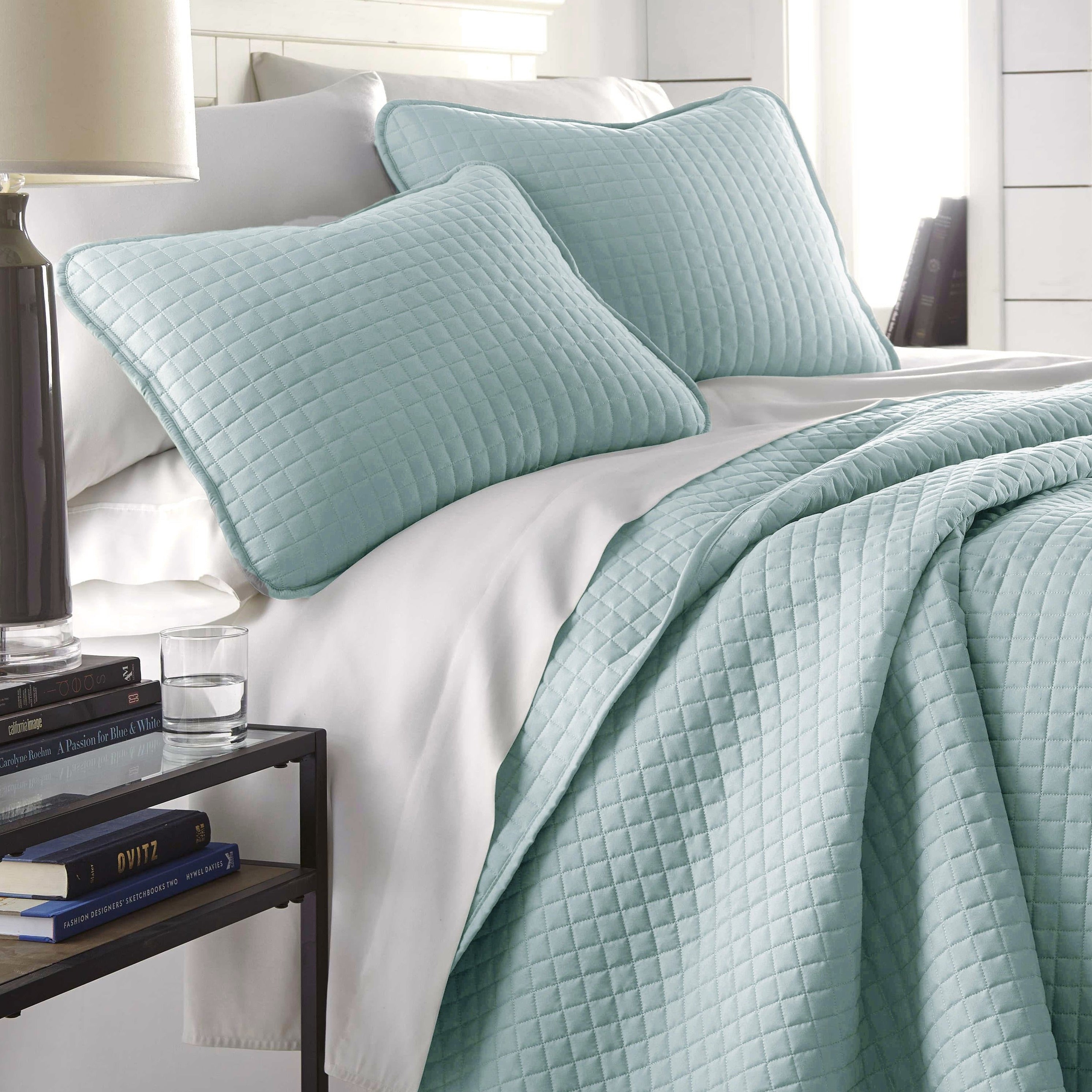 Side View of Vilano Oversized Quilt Set in Blue #color_vilano-sky-blue
