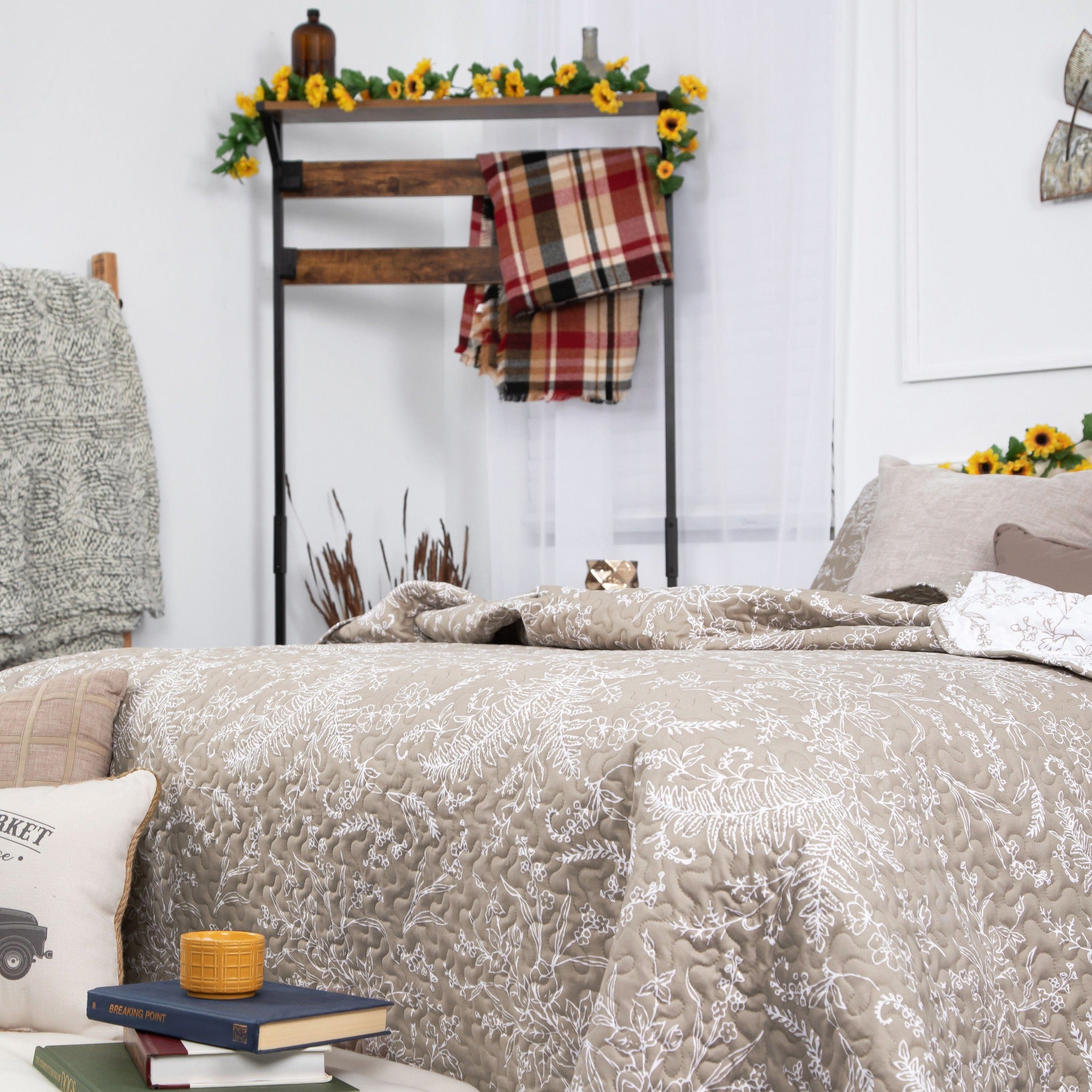 Winter Brush Reversible Quilt Set