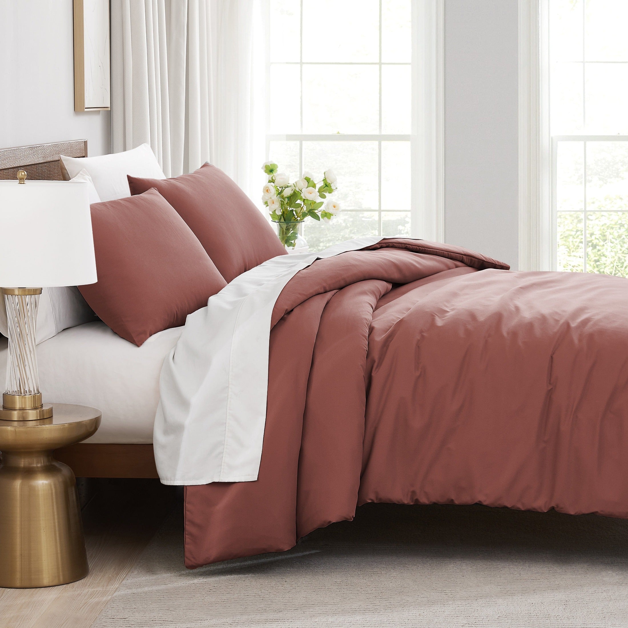 Side View of Vilano Duvet Cover Set in Marsala#color_vilano-marsala