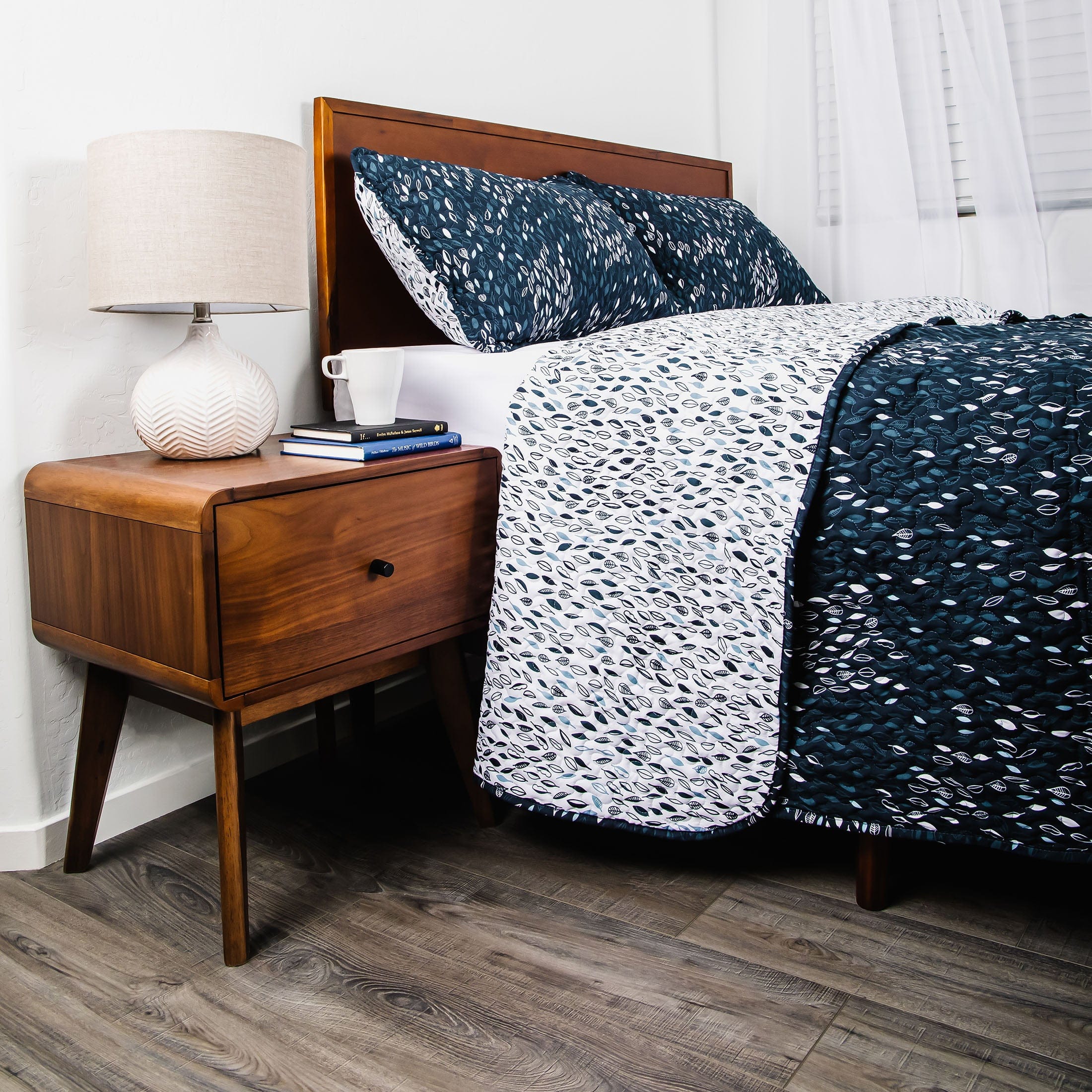 Botanical Leaves Reversible Quilt Set