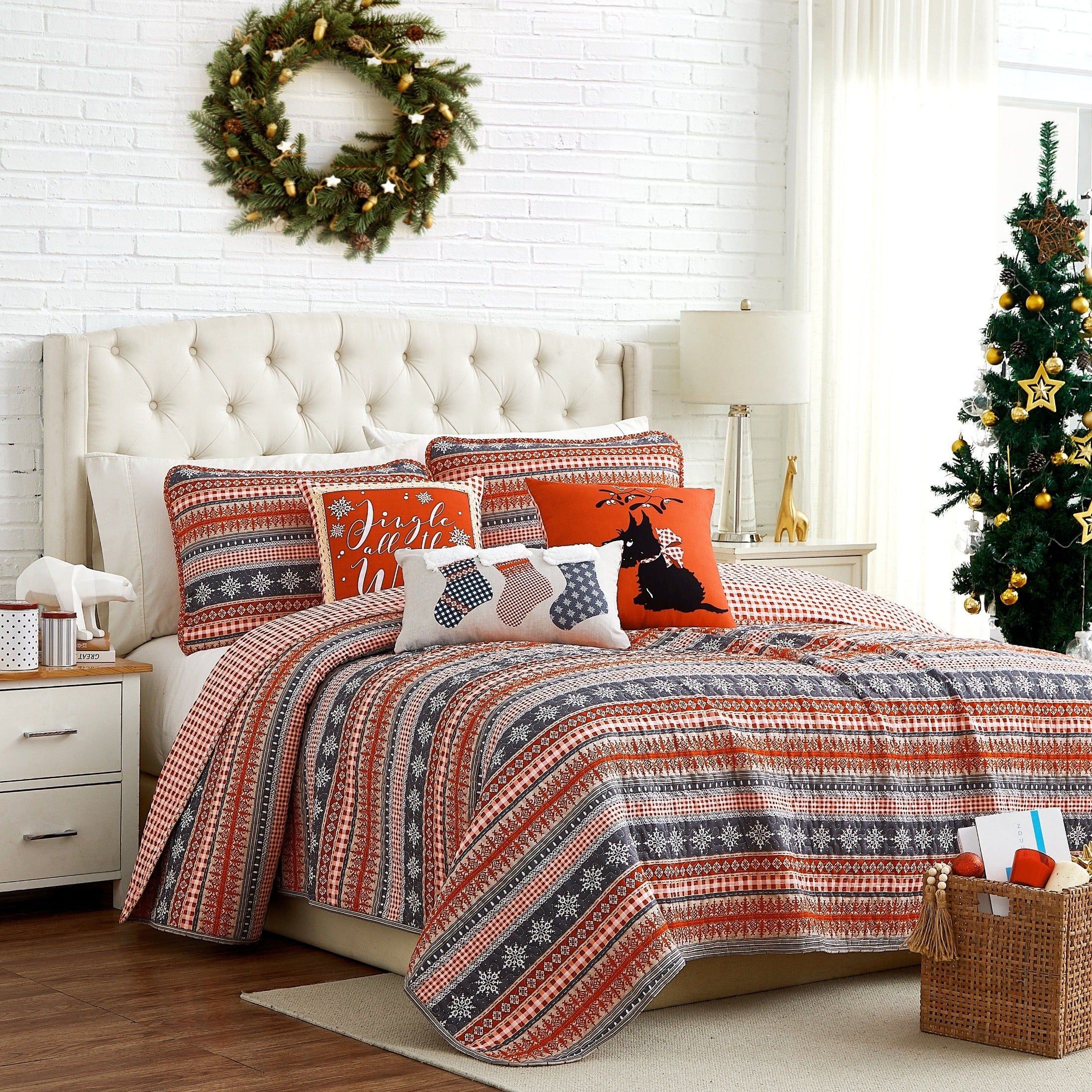  Angled View of Cozy Cottage 6-Piece Quilt Set