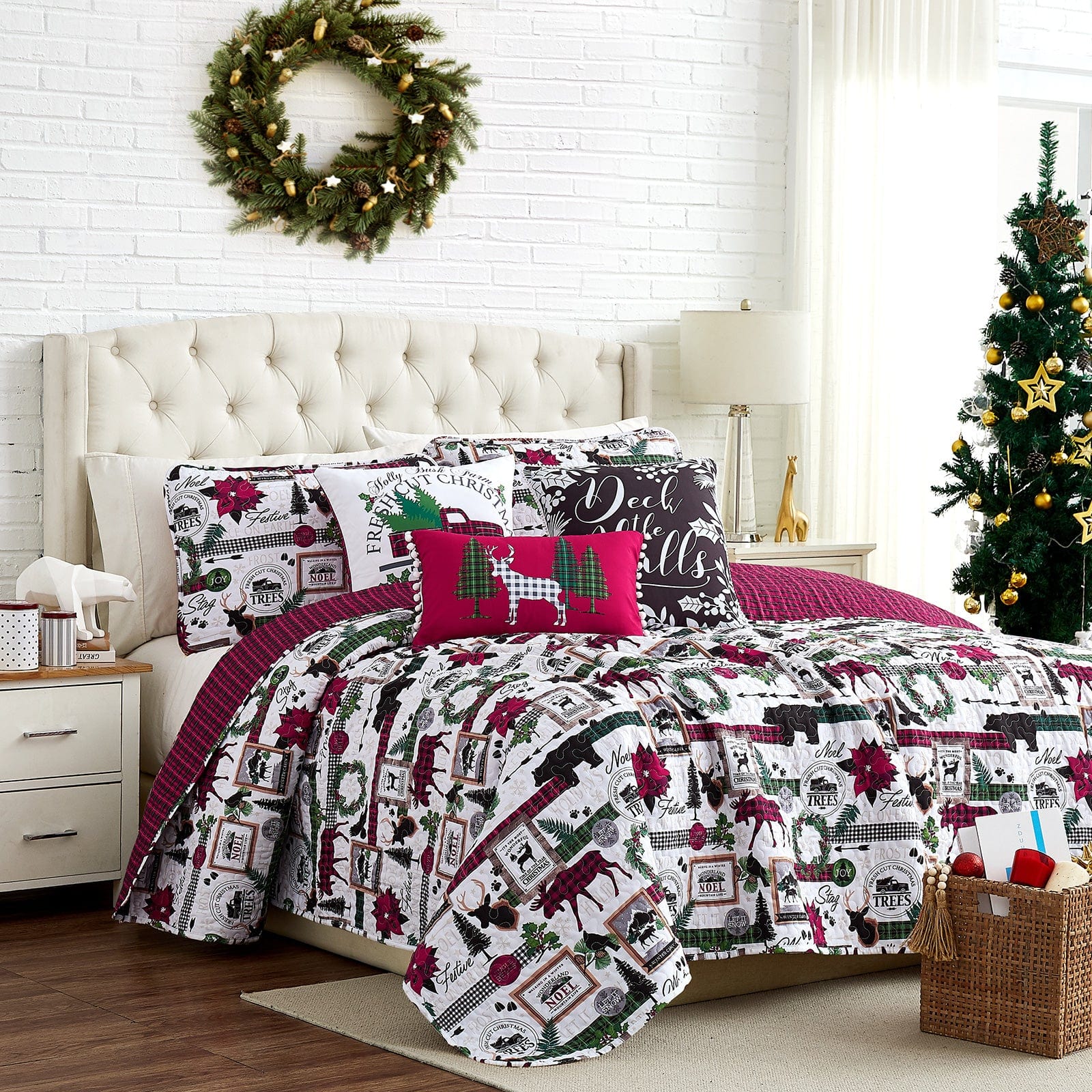 Merry Town 6-Piece Quilt Bedding Set