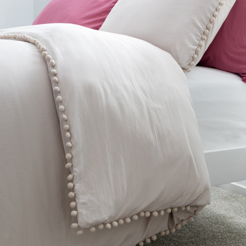 Pom-Pom Duvet Cover Set