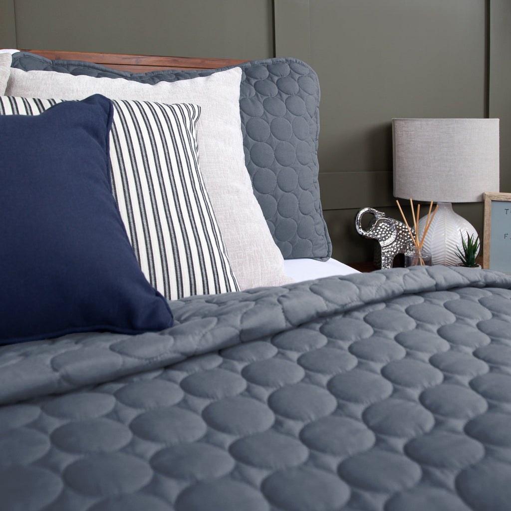Southshore Essentials Quilt Set
