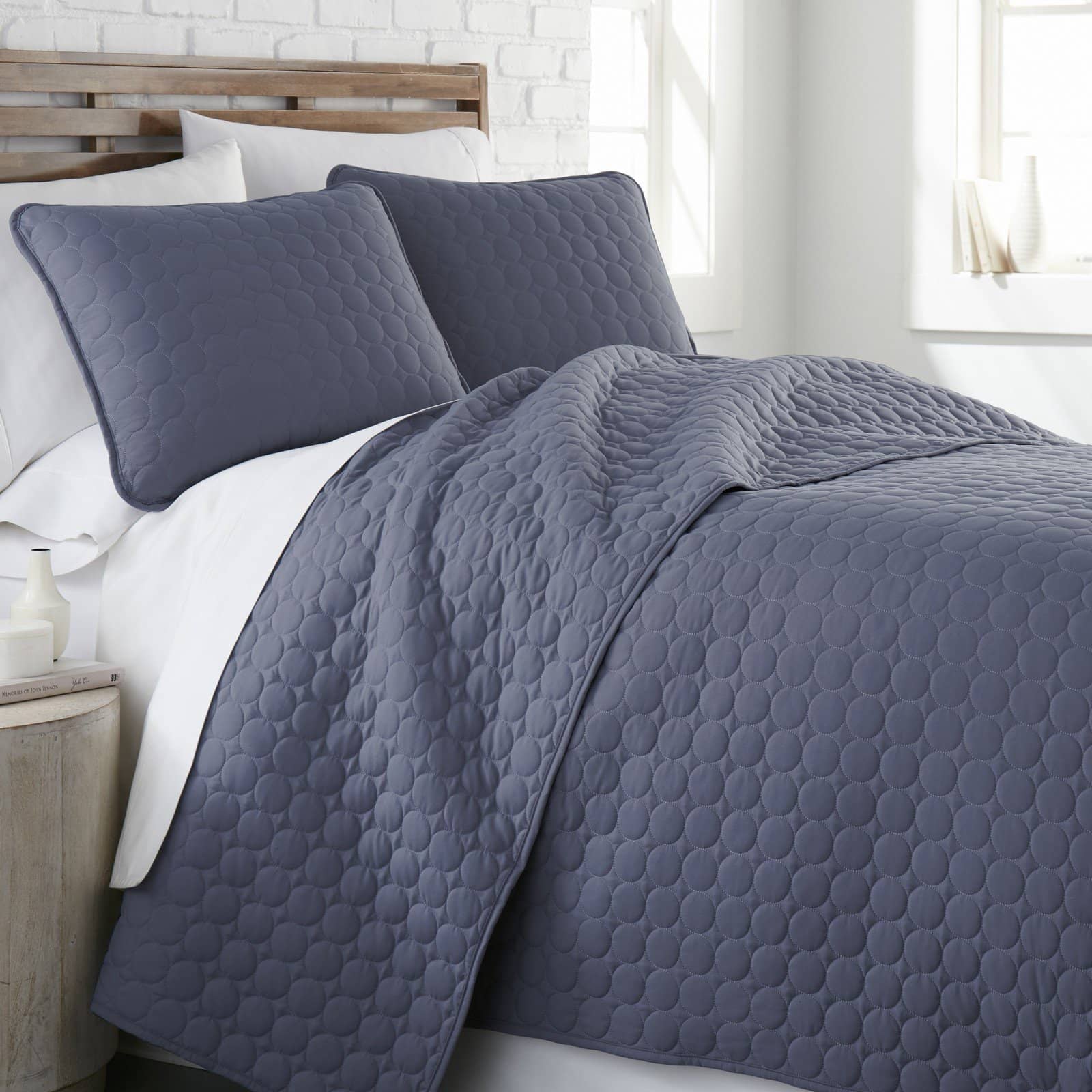 Side View of Southshore Essentials Quilt Set in Denim#color_steel-blue