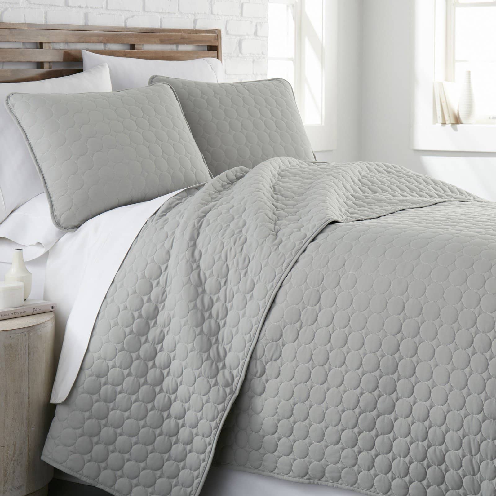 Side View of Southshore Essentials Quilt Set in Grey#color_steel-grey