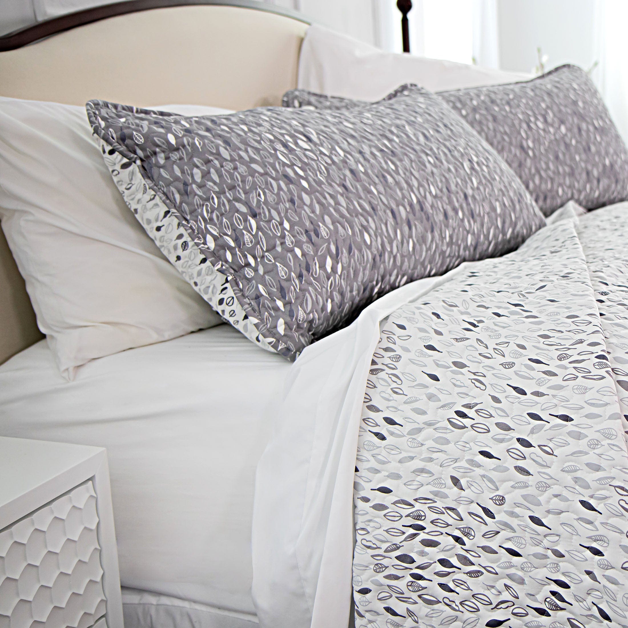 Botanical Leaves Reversible Quilt Set