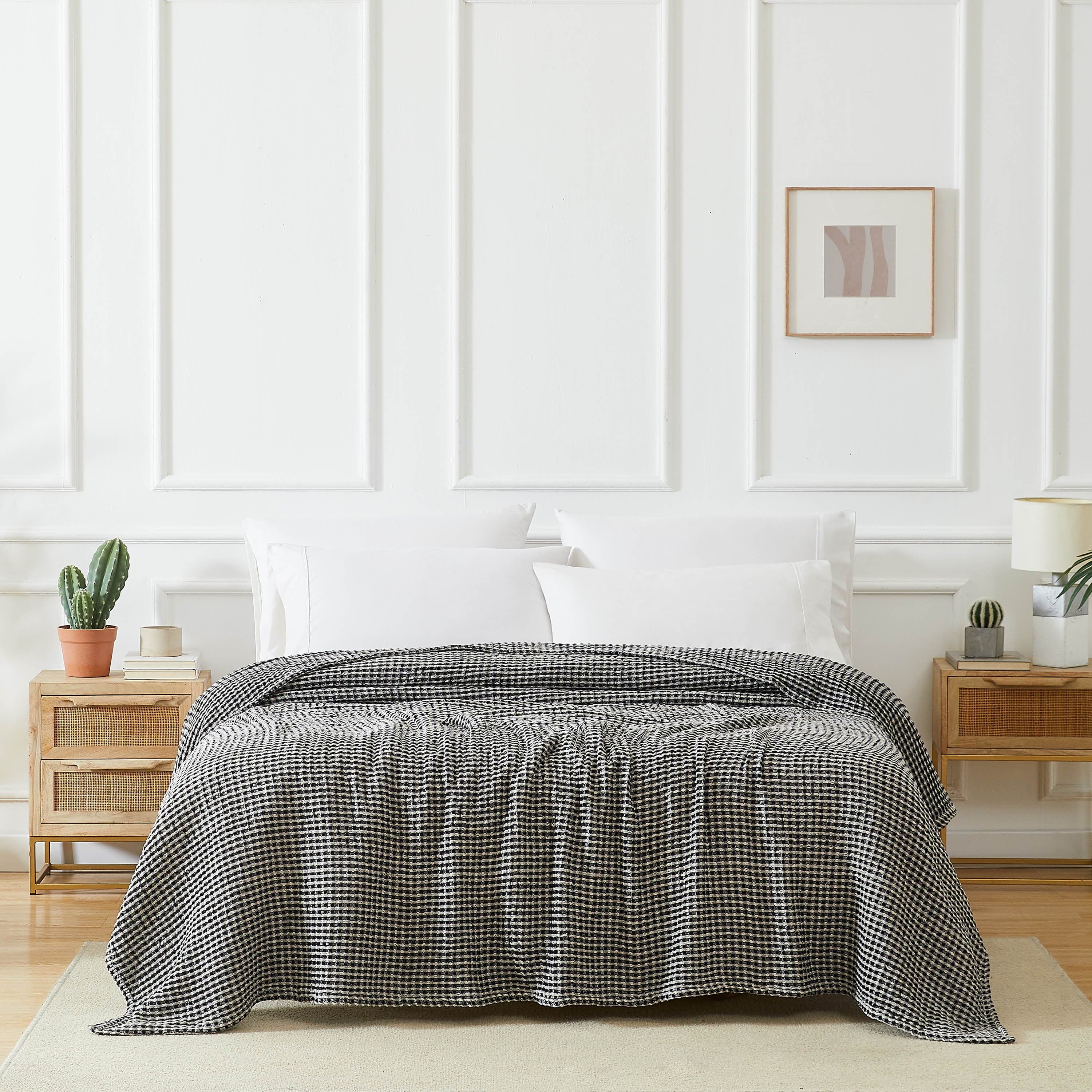 Front View of Tama Cotton Blanket and Throw in black#color_tama-black