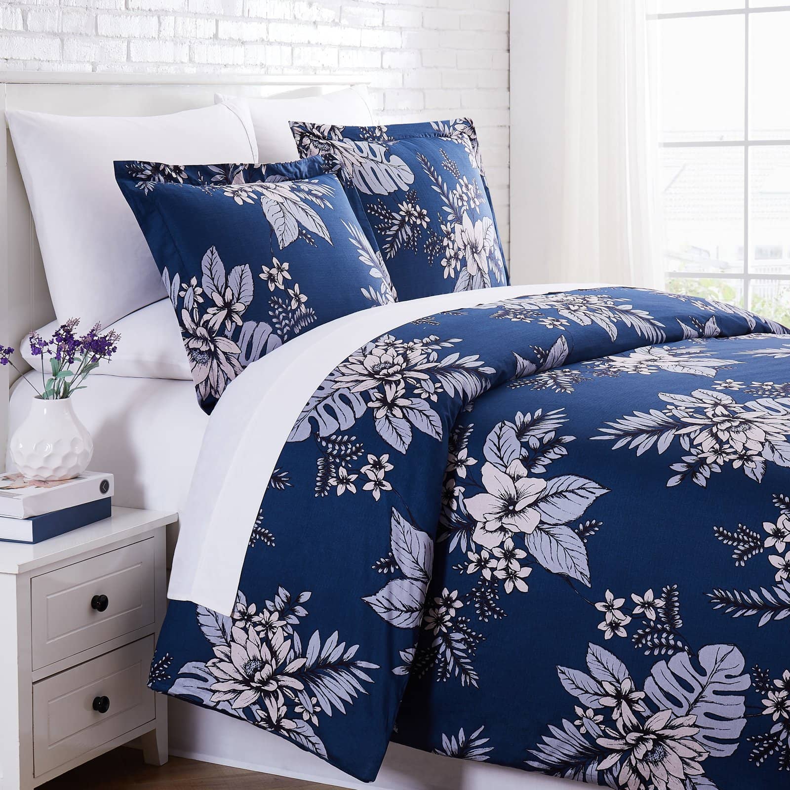 Flora Duvet Cover in Blue#color_flora-blue