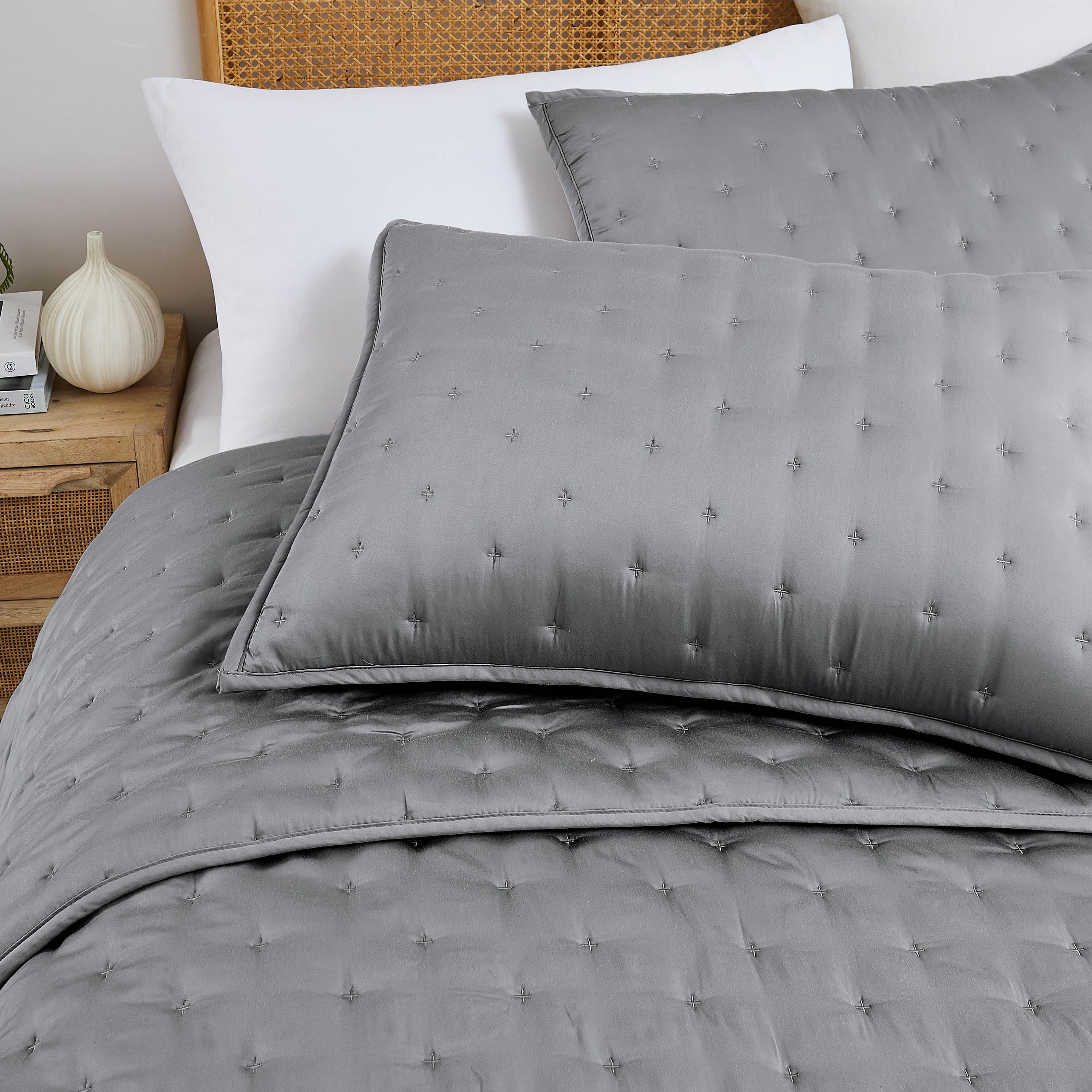 Luxurious Bamboo Rayon Quilt Set