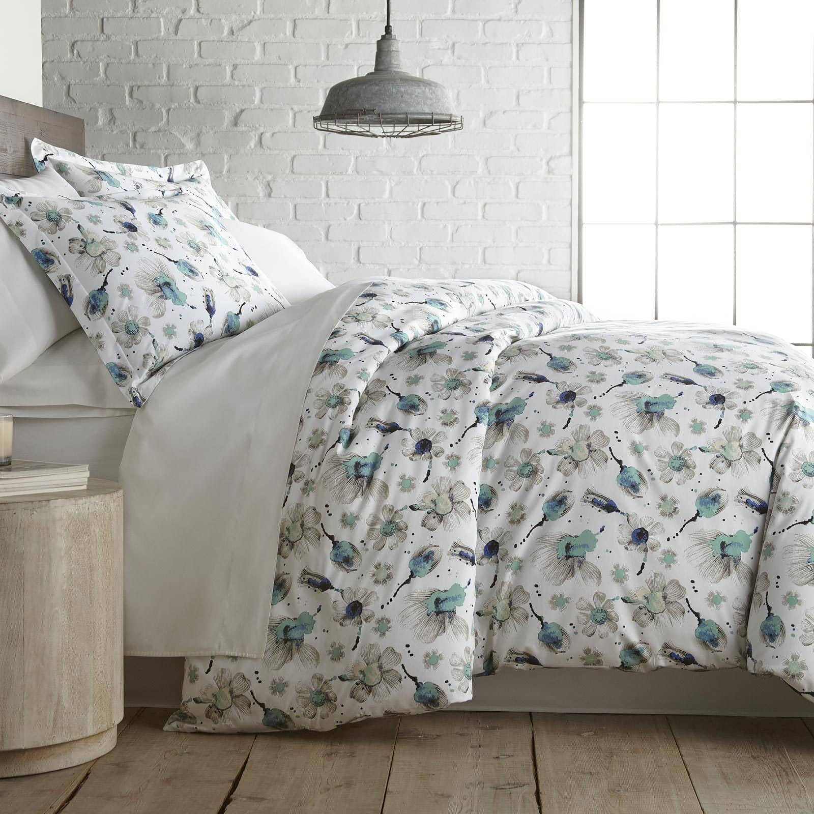 Grand Symphony Reversible Cotton Duvet Cover Set in Blue#color_grand-symphony-blue