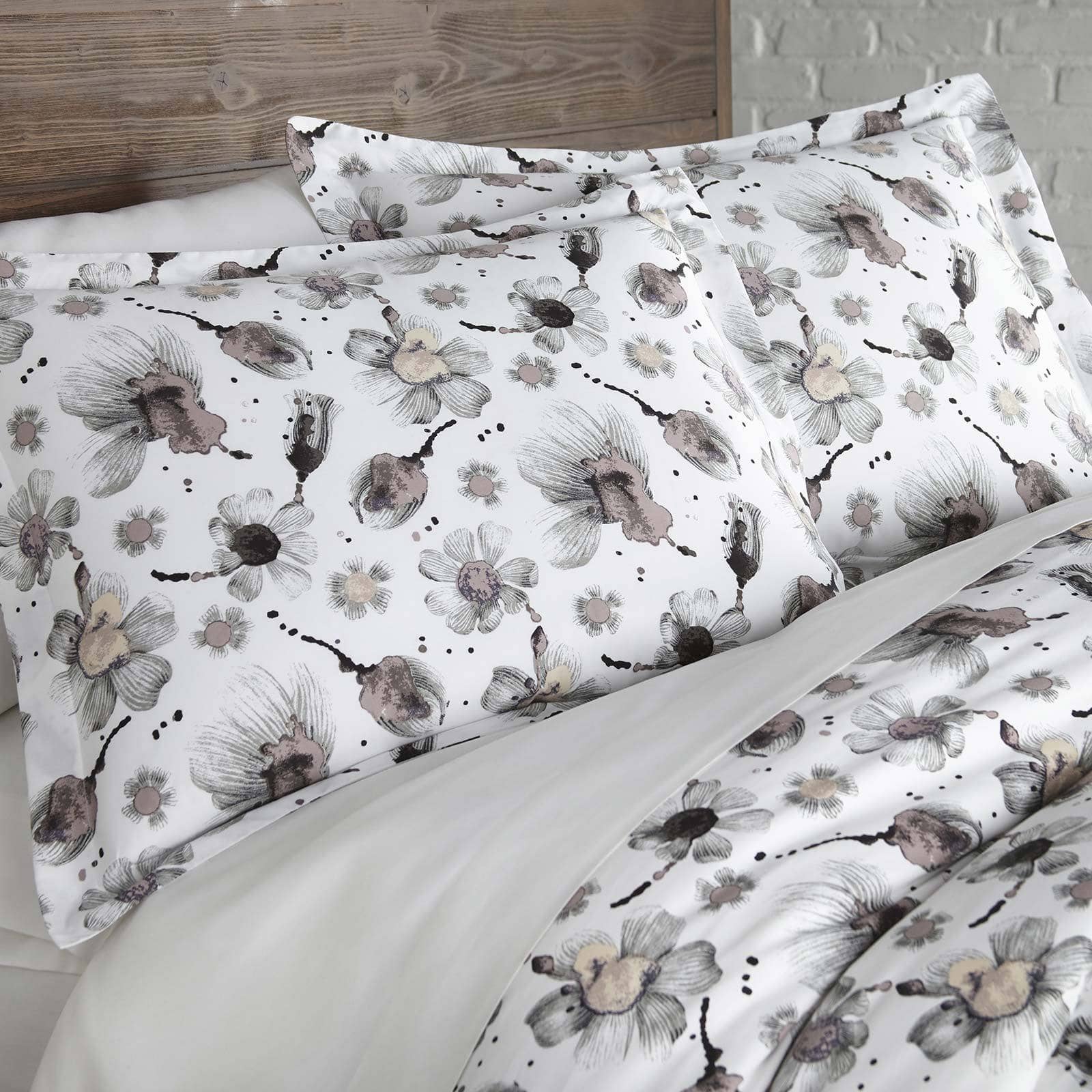 Grand Symphony Duvet Cover Set