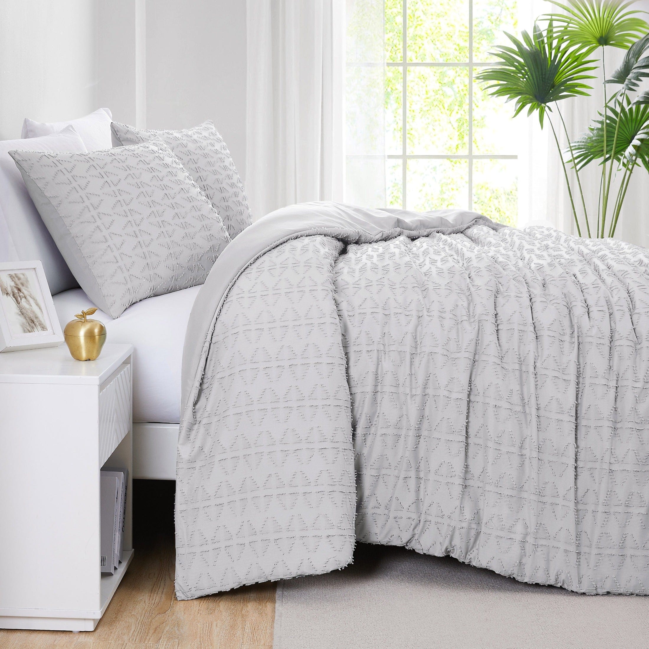 #color_light-grey-clipped-jacquard