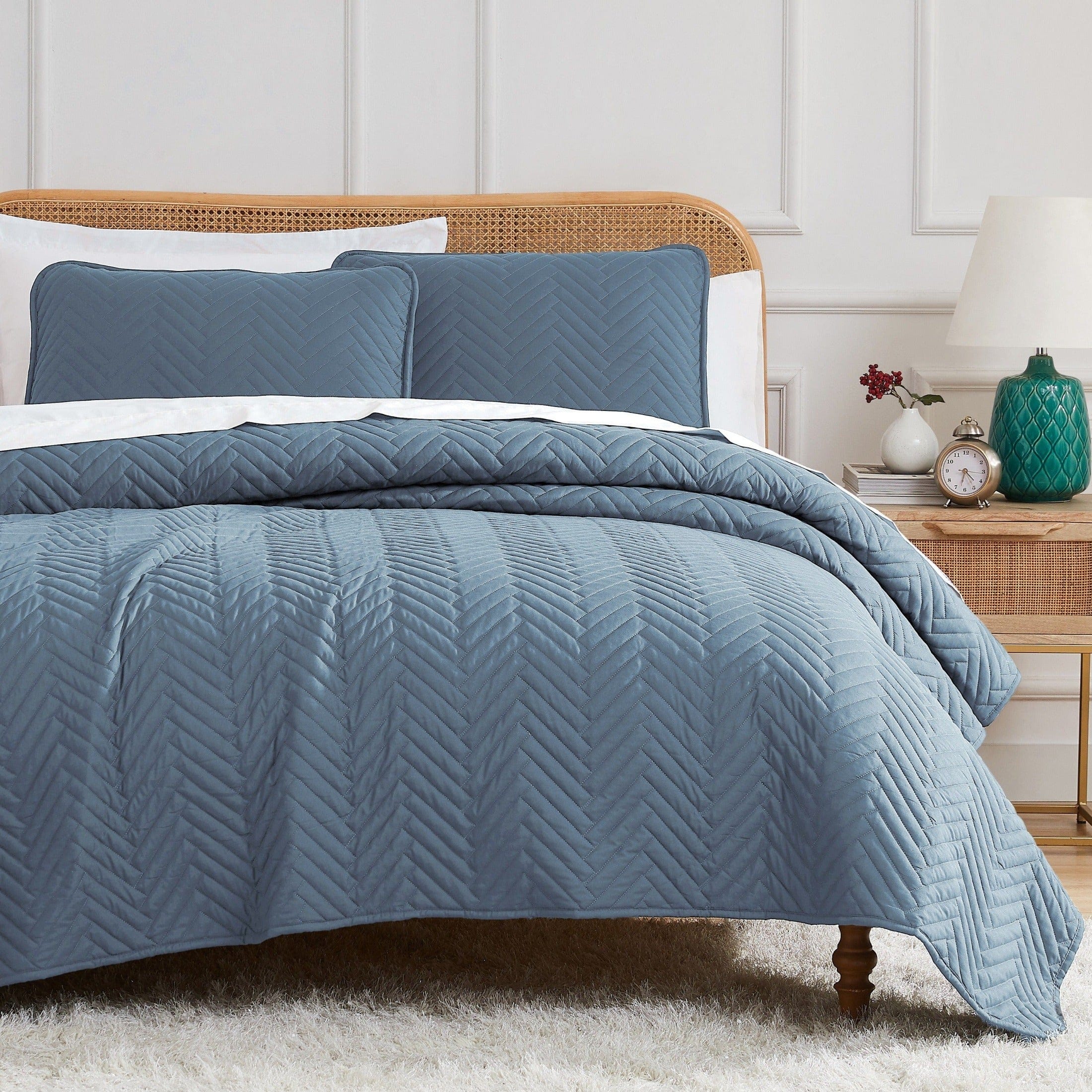 Chevron Oversized Quilt Set