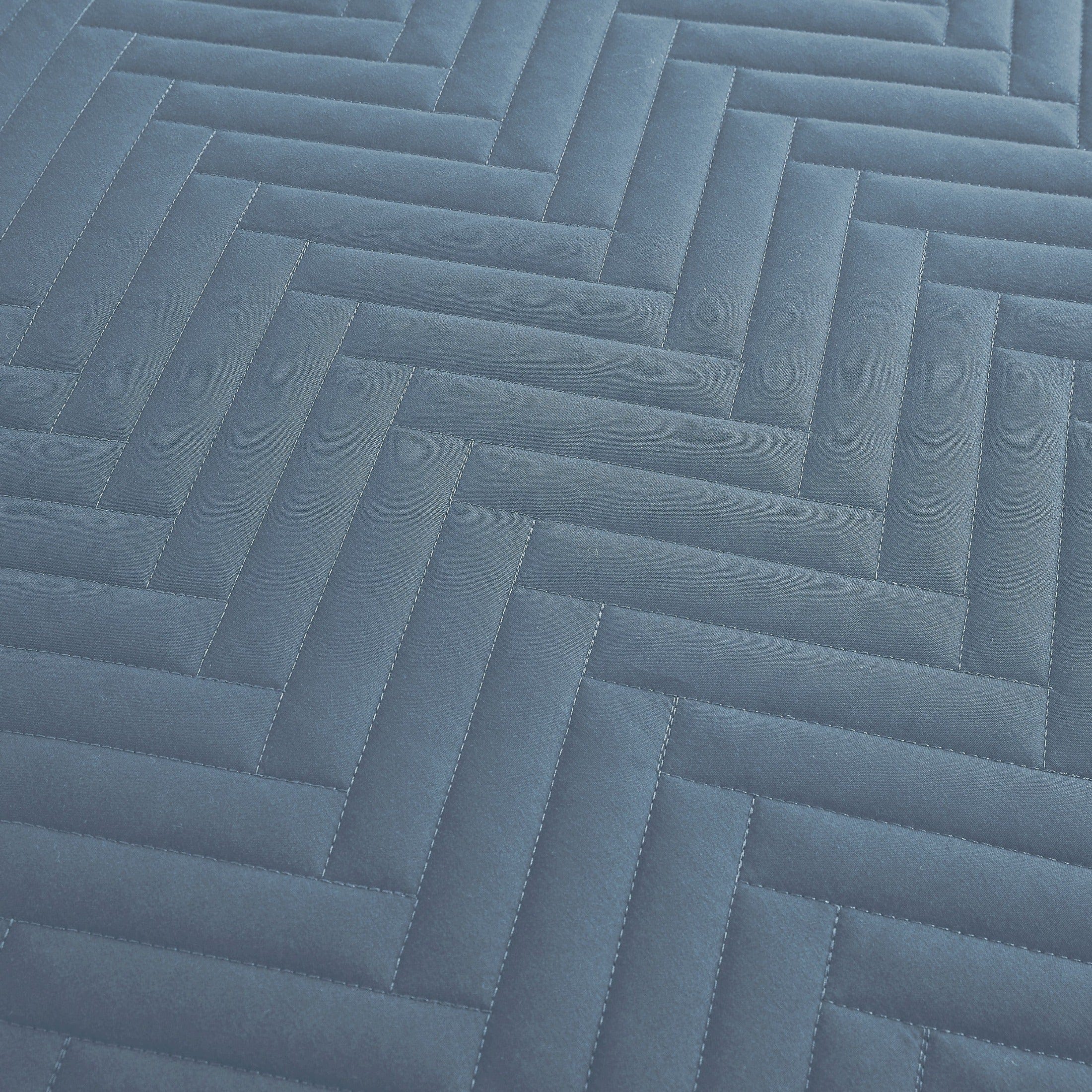 Chevron Oversized Quilt Set