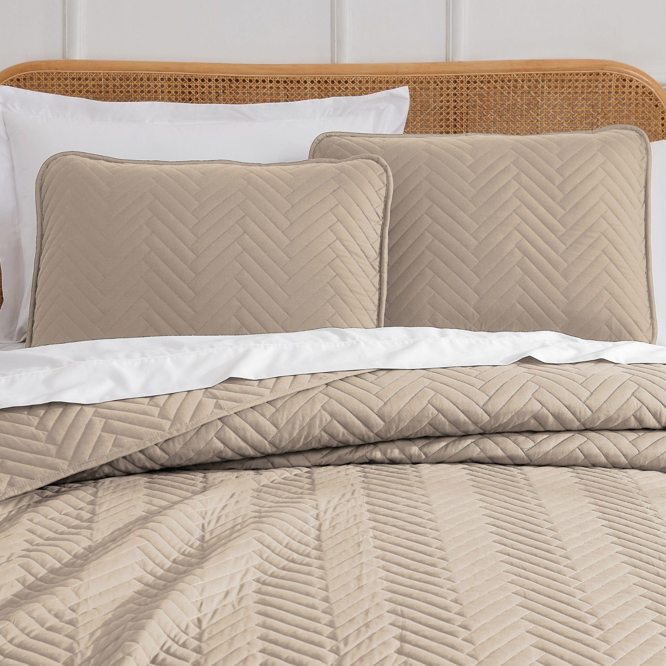 Chevron Oversized Quilt Set