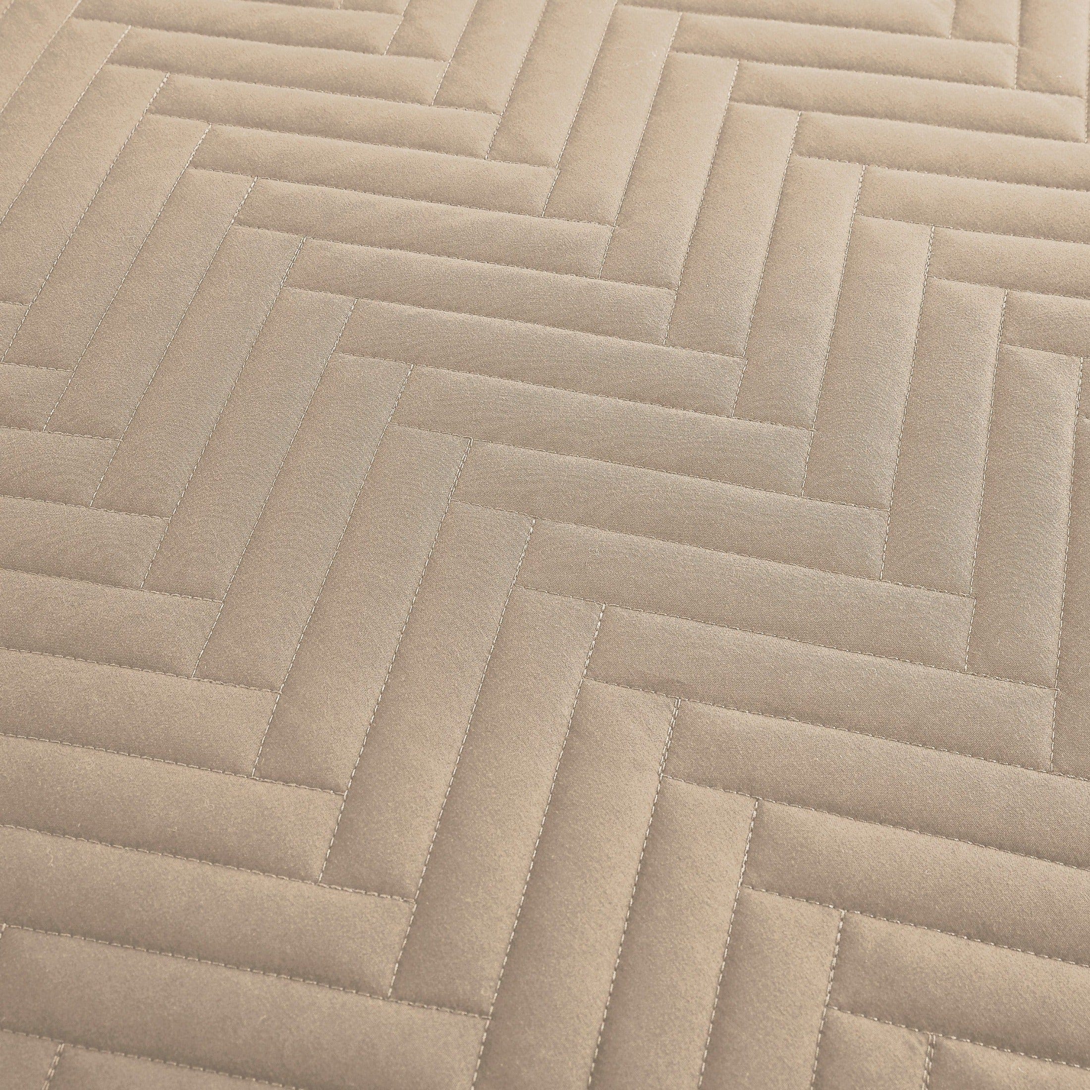 Chevron Oversized Quilt Set
