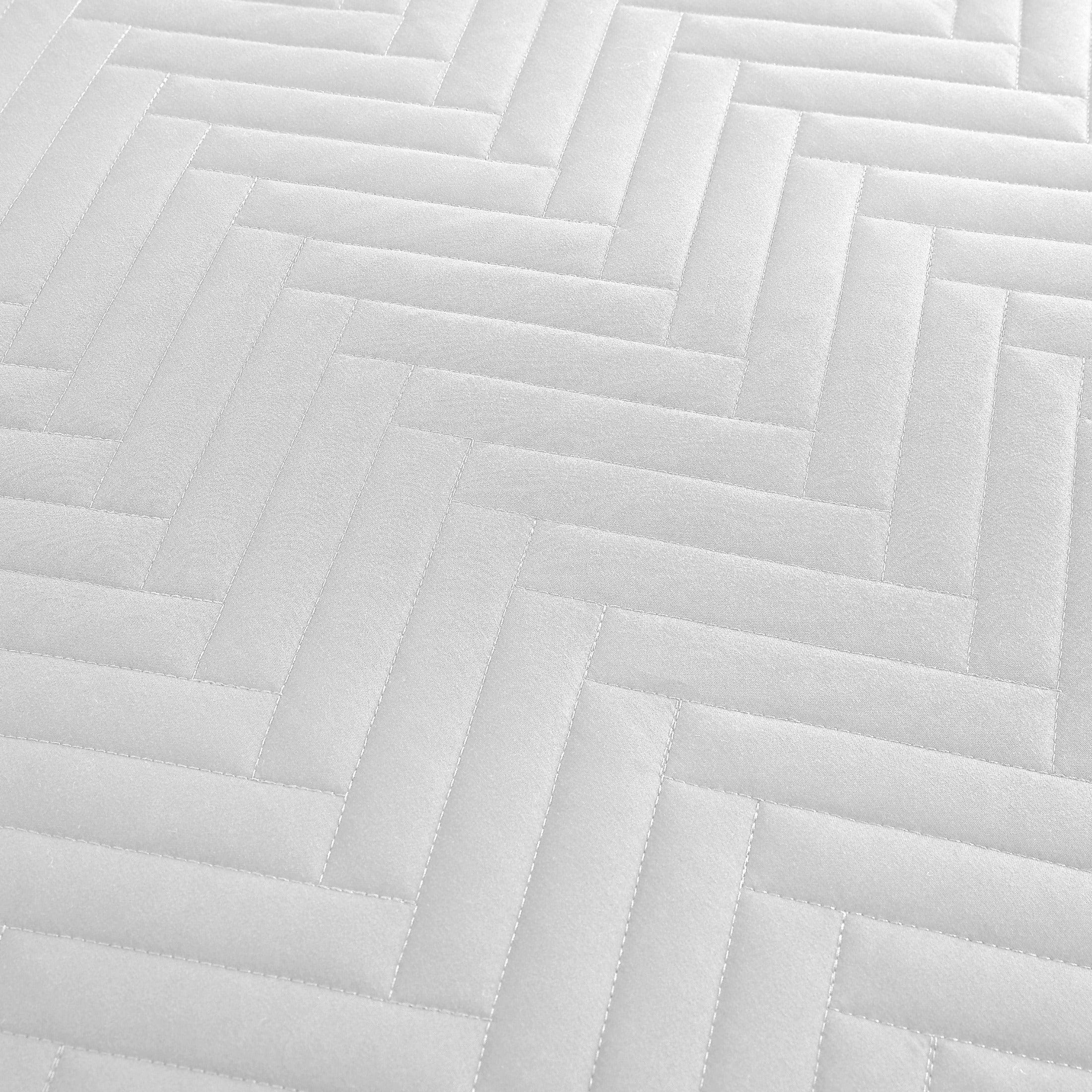 Chevron Oversized Quilt Set