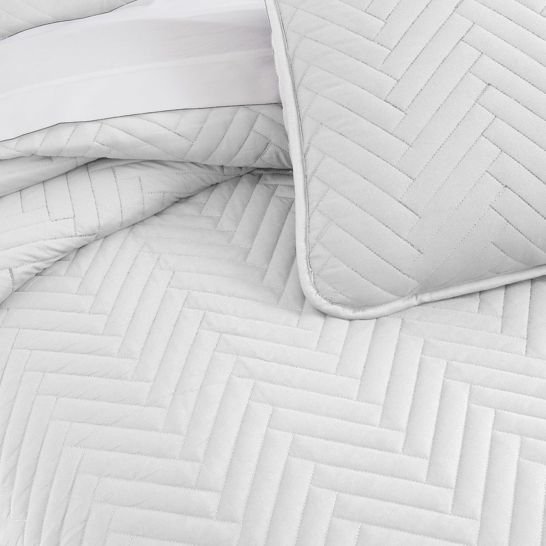 Chevron Oversized Quilt Set