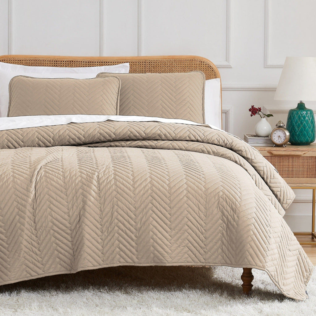 Chevron Oversized Quilt Set