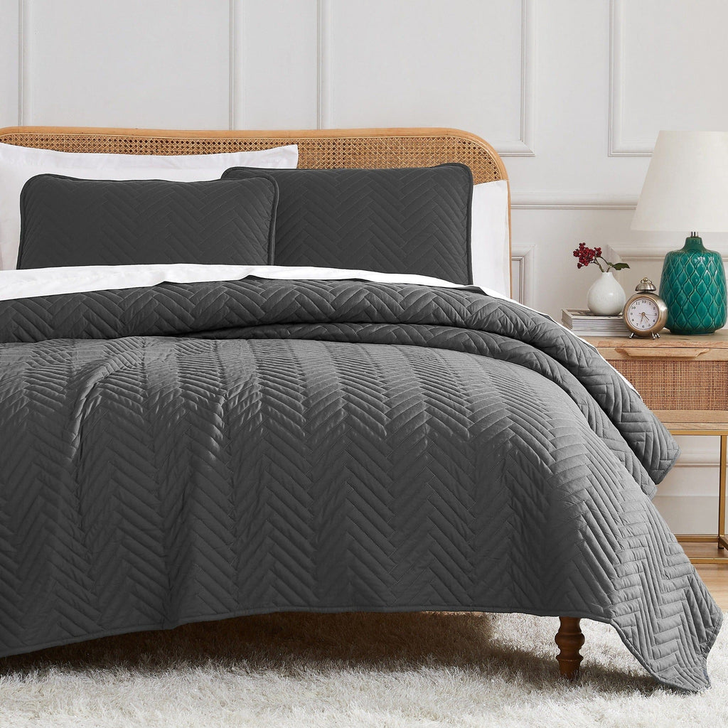 Chevron Oversized Quilt Set