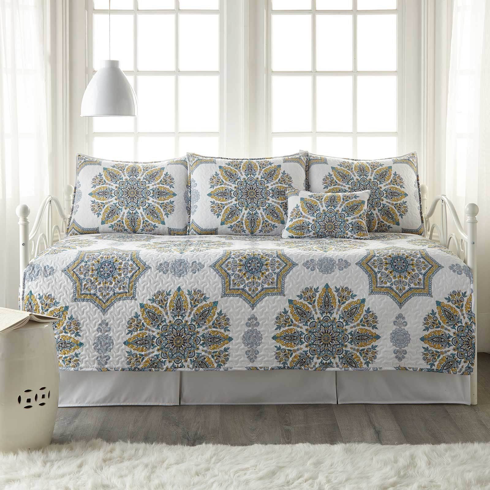Infinity Daybed Bedding 6-Piece Set in Aqua#color_infinity-aqua