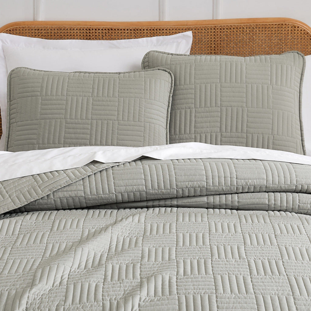 Grid Oversized Quilt Set