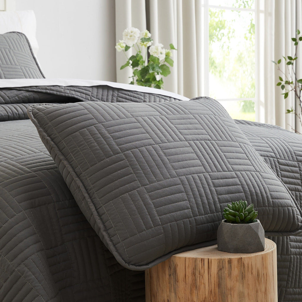 Grid Oversized Quilt Set