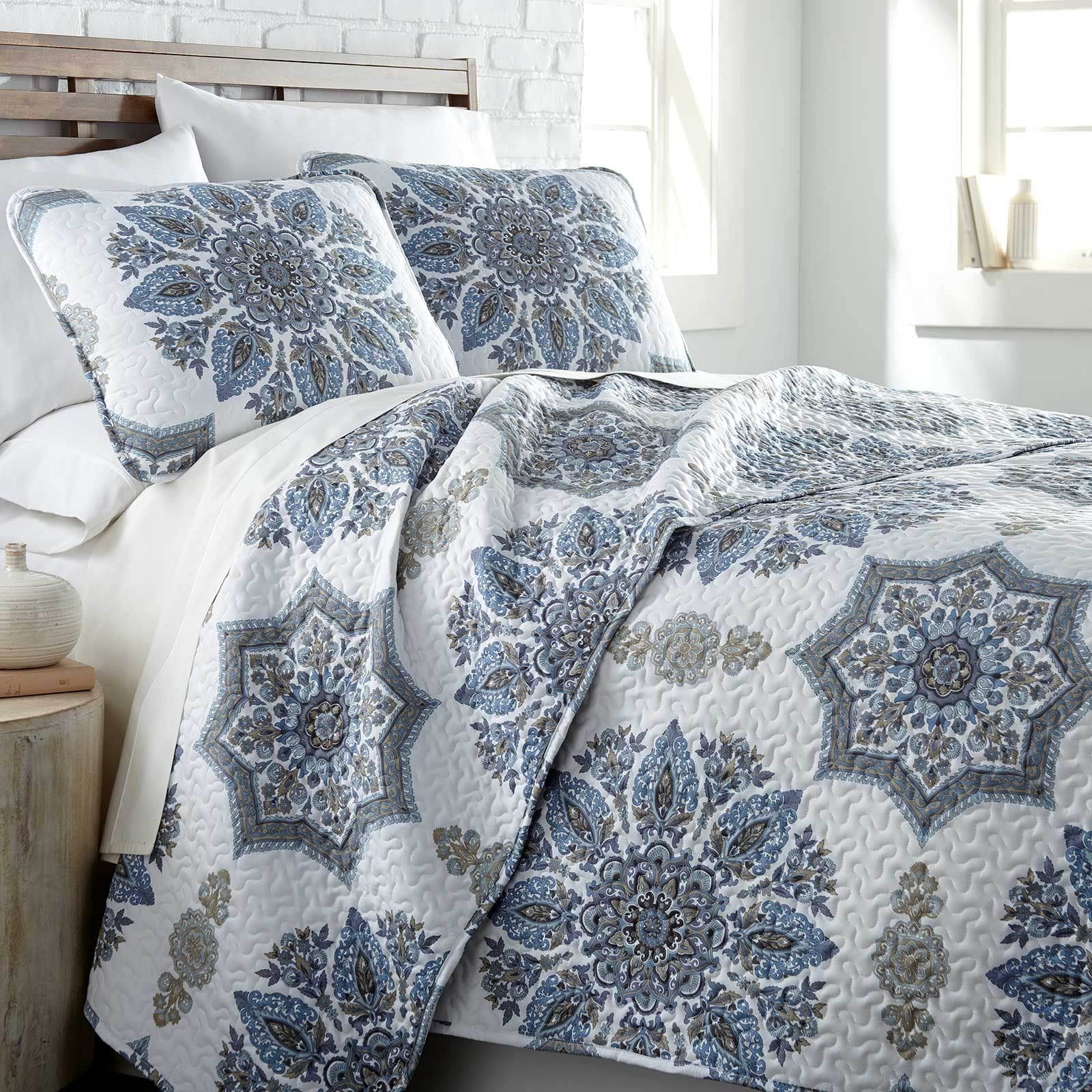 Infinity Reversible Quilt and Sham Set in Blue#color_infinity-blue