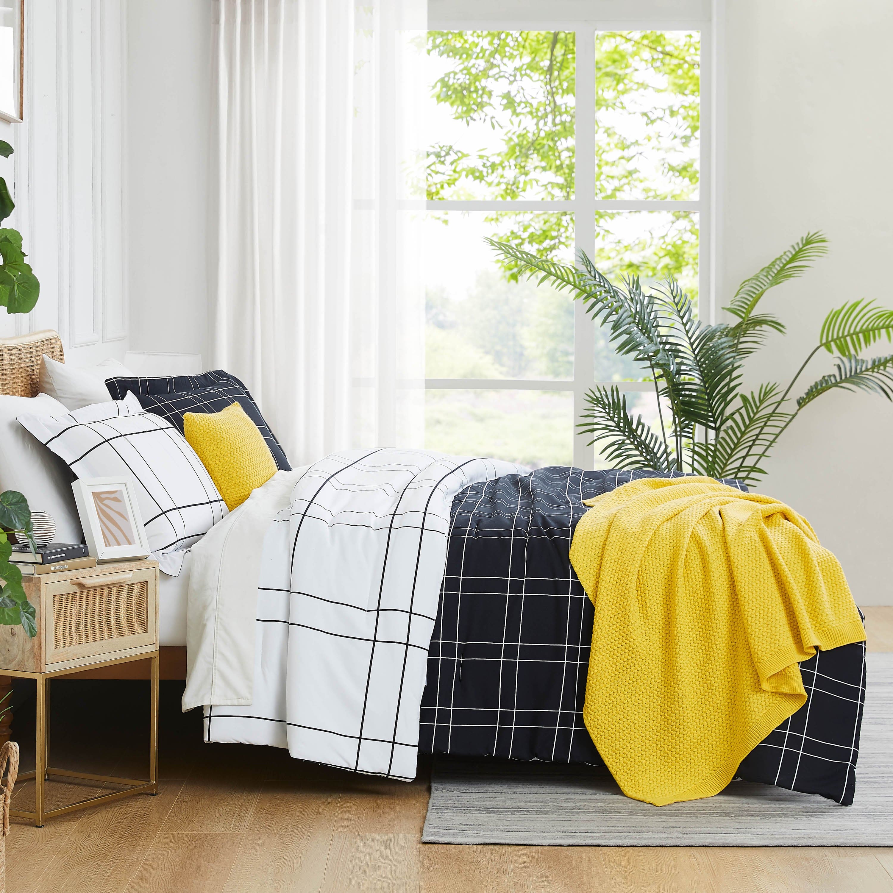 Side View of Urban Grid 5-Piece Comforter Set in black#color_urban-grid-black