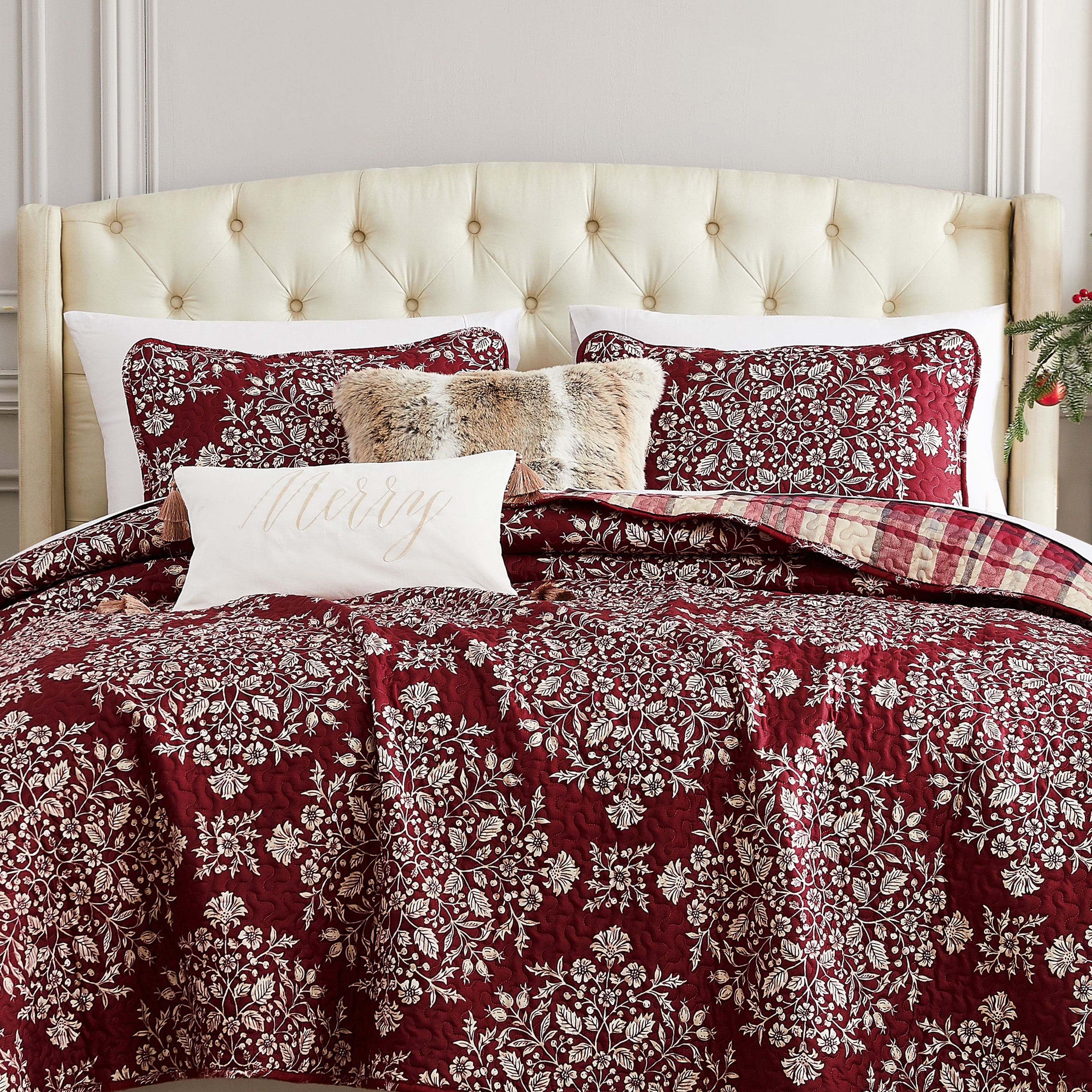 Christmas Carol Reversible 5-Piece Quilt Bedding Set