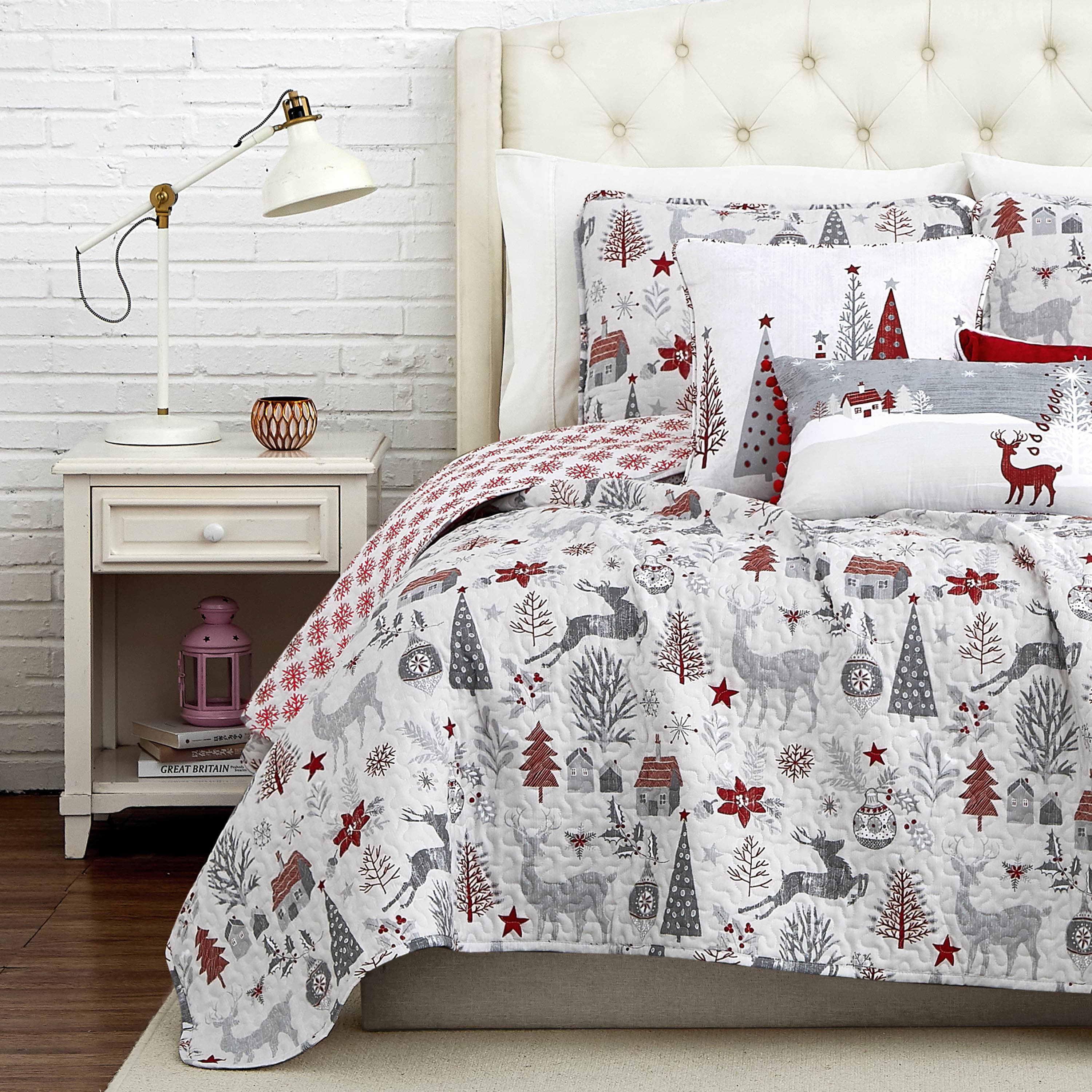 Holly Jolly Lane 6-Piece Quilt Bedding Set