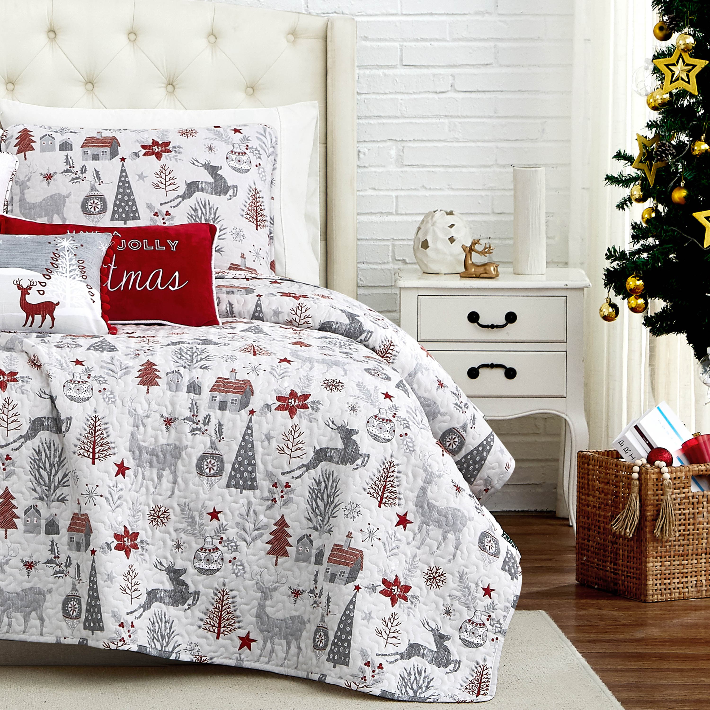 Holly Jolly Lane 6-Piece Quilt Bedding Set