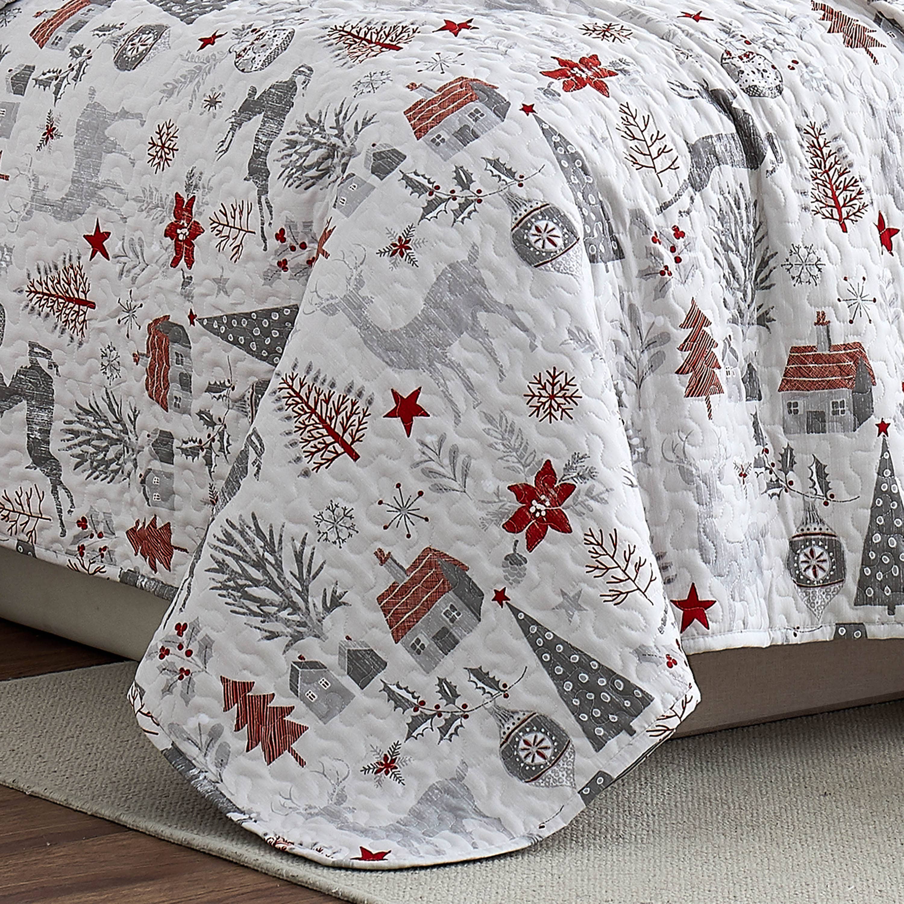 Holly Jolly Lane 6-Piece Quilt Bedding Set