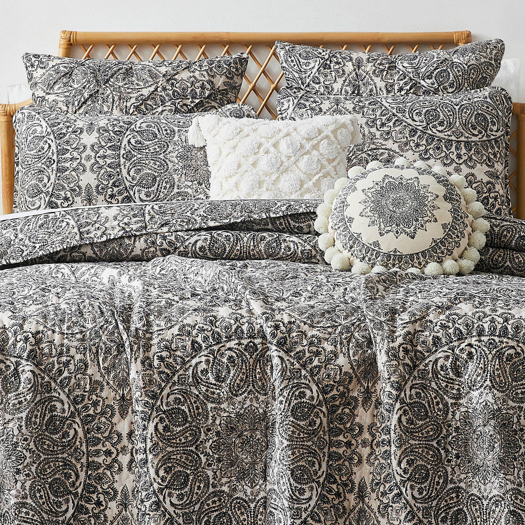 Ashanti 7-Piece Quilt Bedding Set