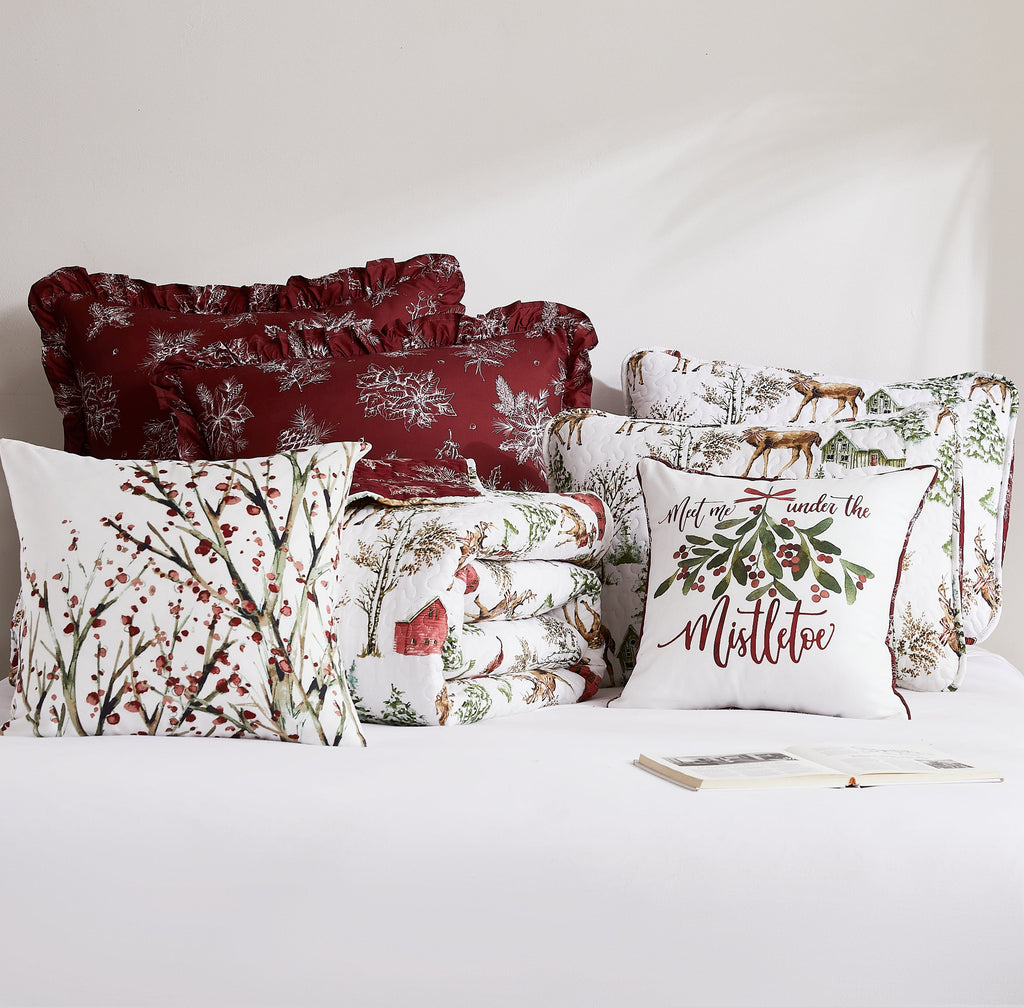 White Christmas Reversible 7-Piece Quilt Bedding Set