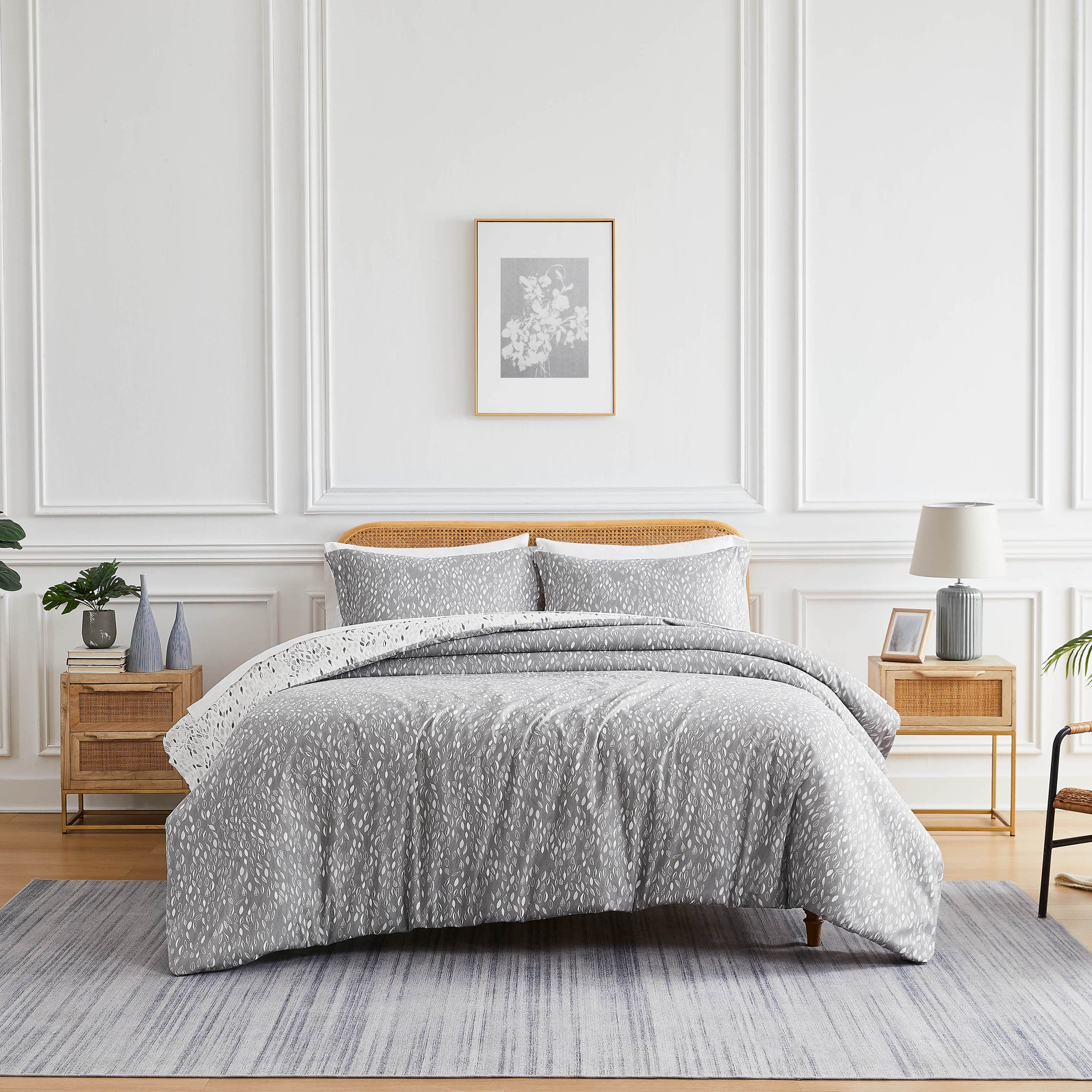 Front View of Reversible Botanical Leaves Comforter Set in grey#color_botanical-leaves-grey
