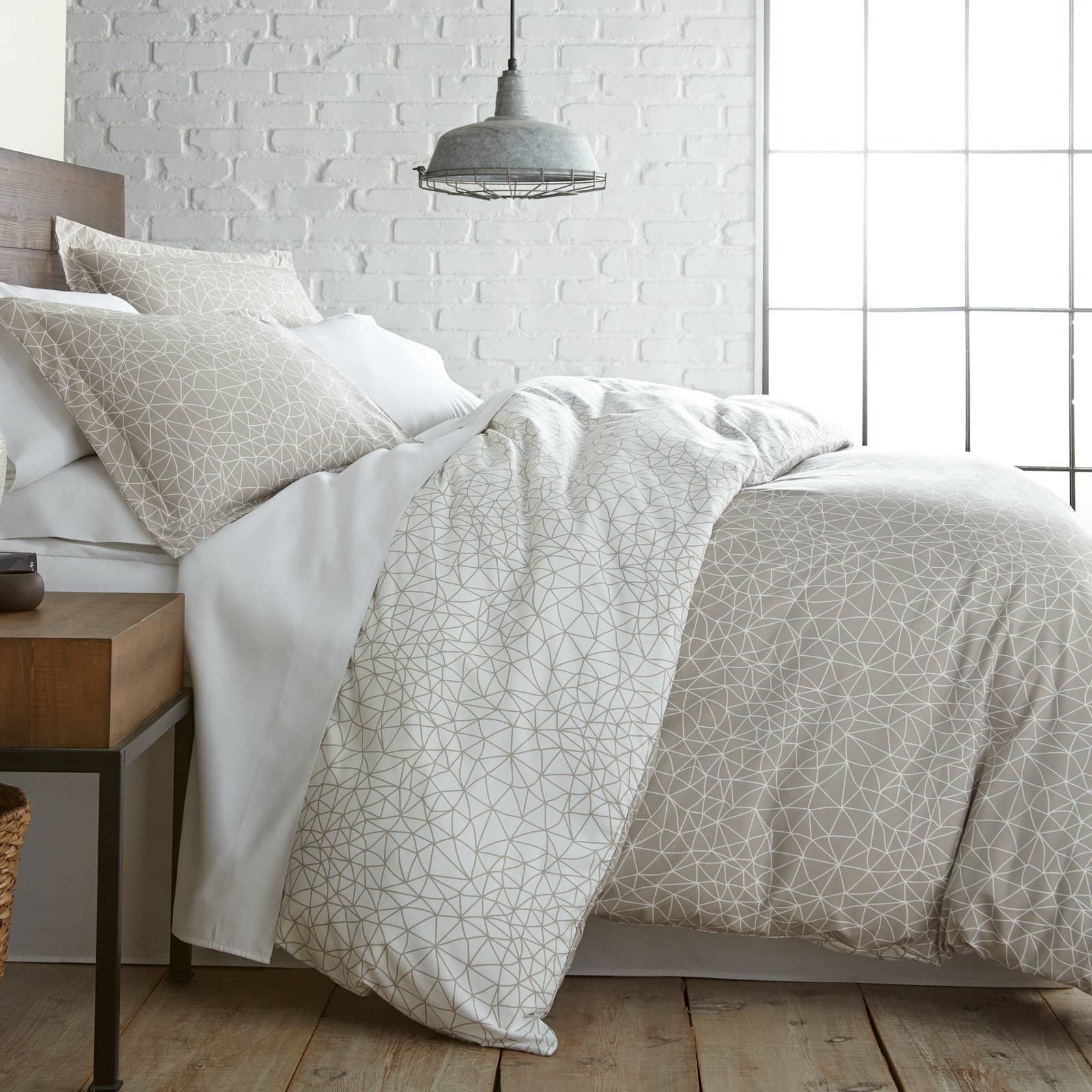 Geometric Maze Comforter Set in Taupe#color_geometric-maze-taupe