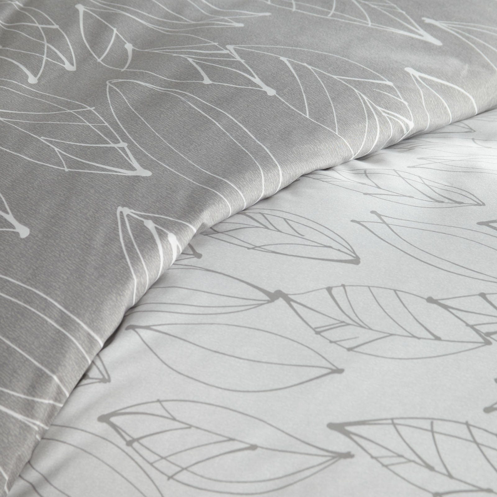 Modern Foliage Reversible Comforter Set