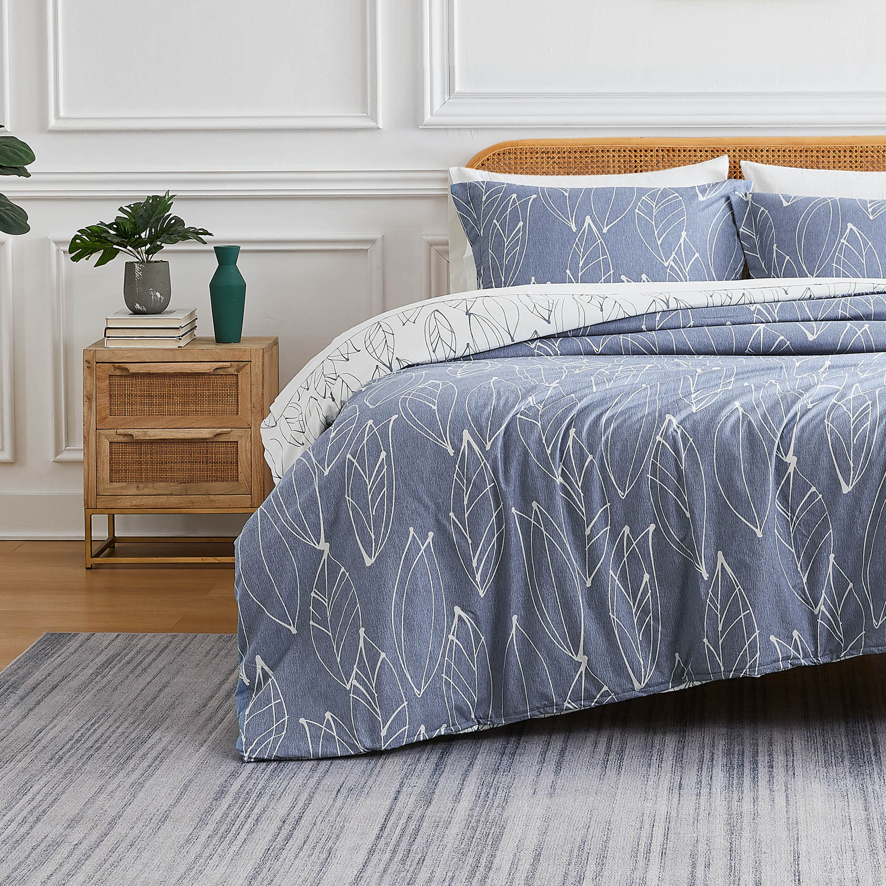 Modern Foliage Reversible Comforter Set