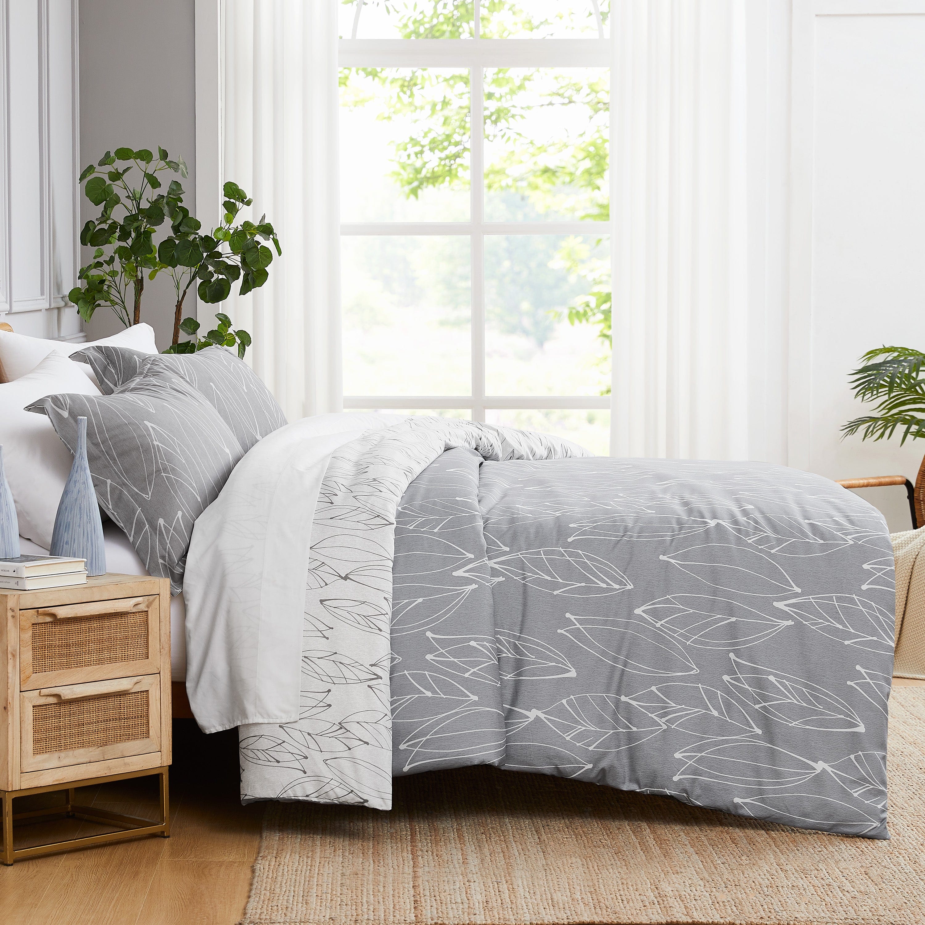 Modern Foliage Reversible Comforter Set
